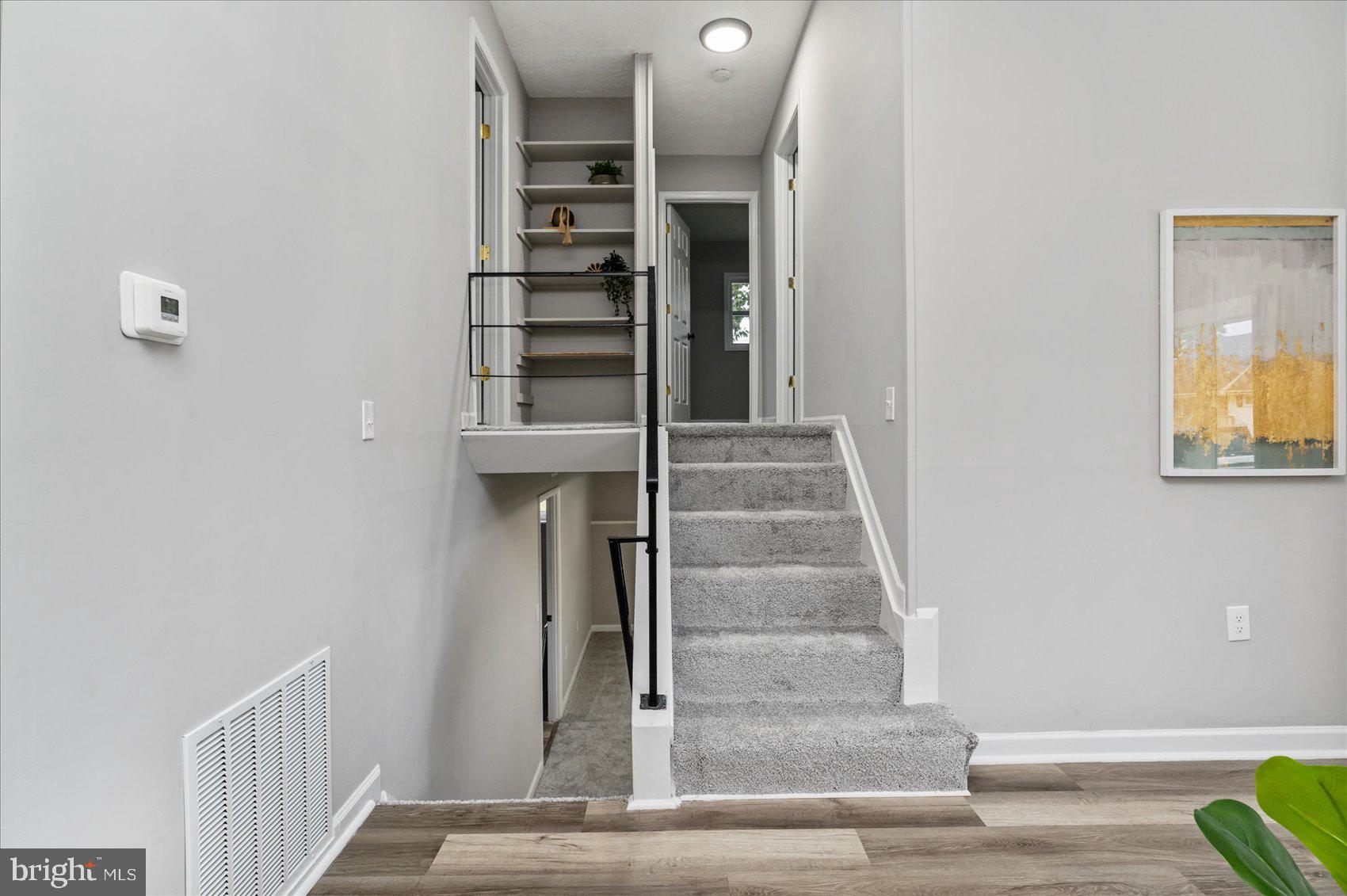 COUNTRY CLUB ESTATES - Residential