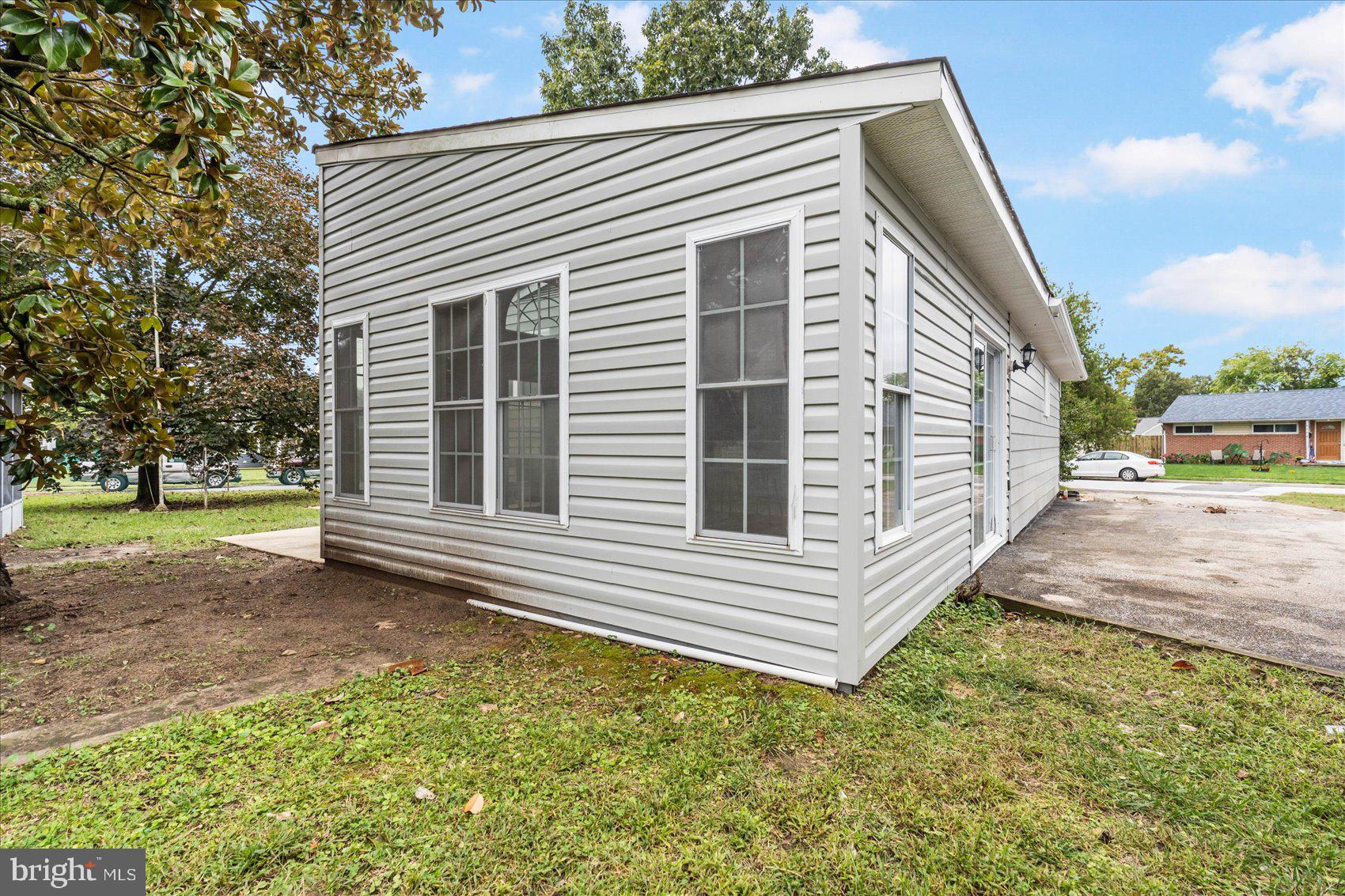 COUNTRY CLUB ESTATES - Residential