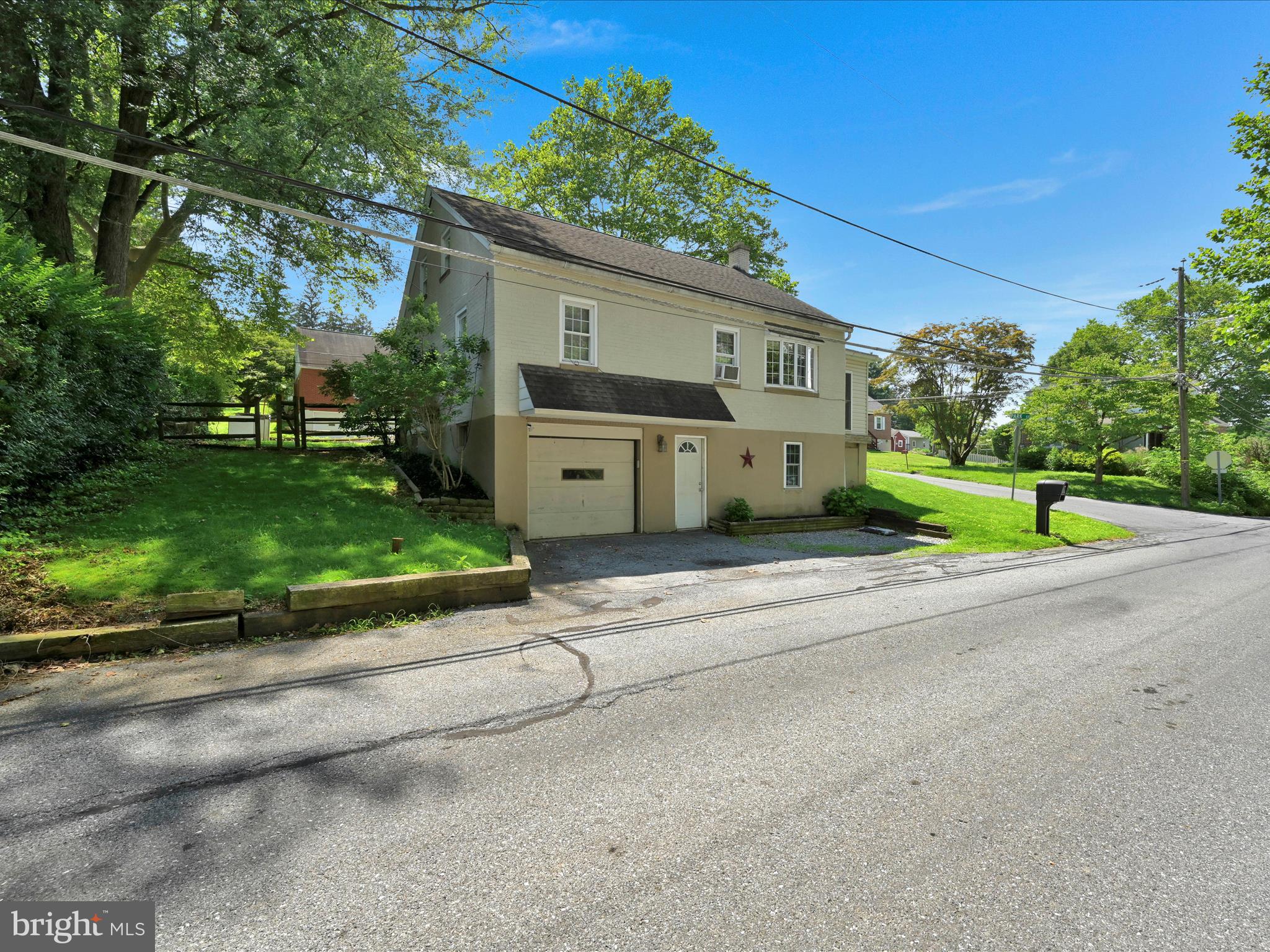 109 HILLSIDE STREET