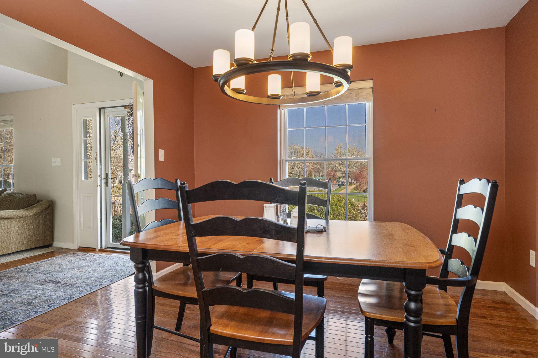 NEWPORT SQUARE - Residential