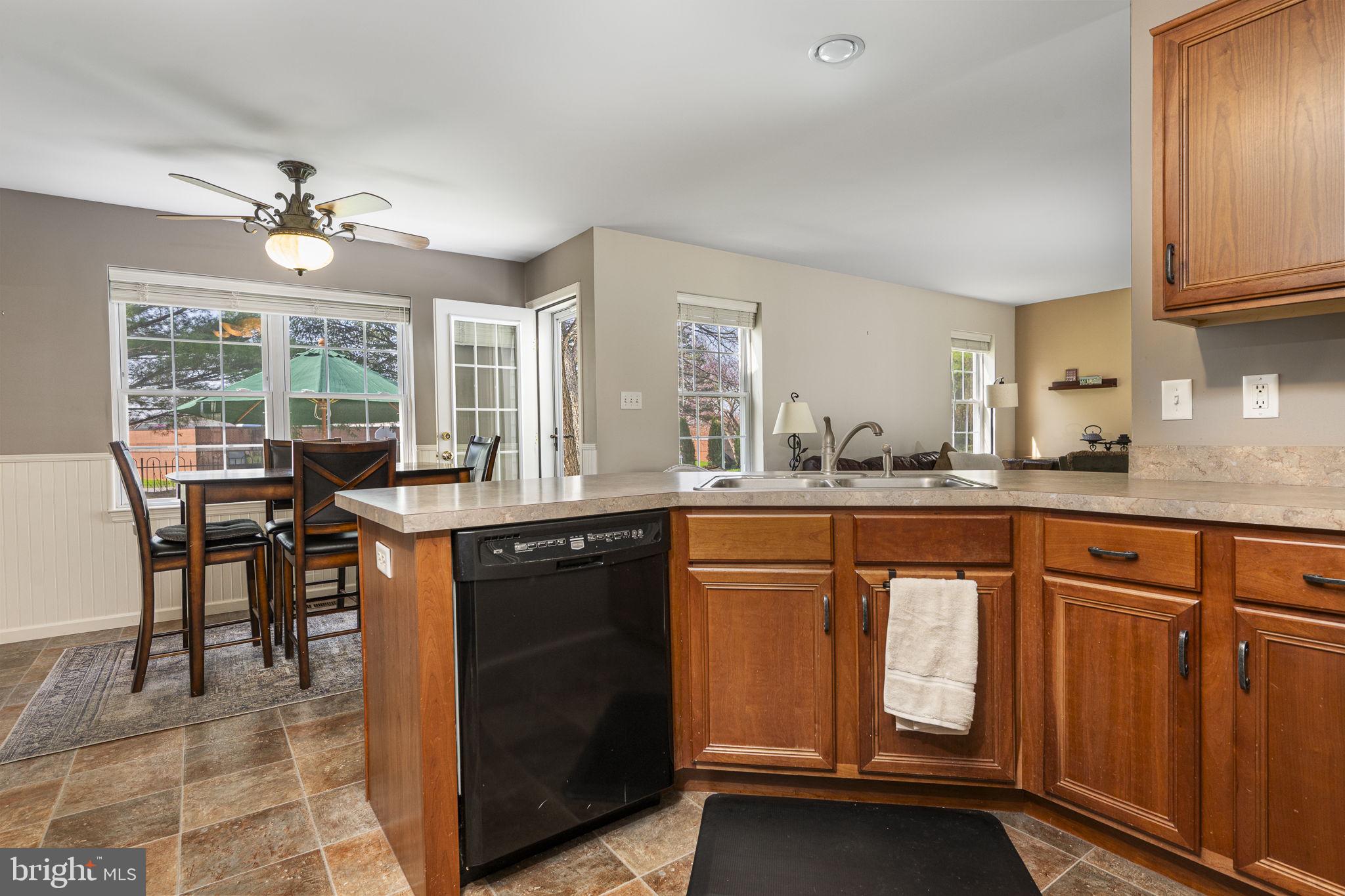 NEWPORT SQUARE - Residential