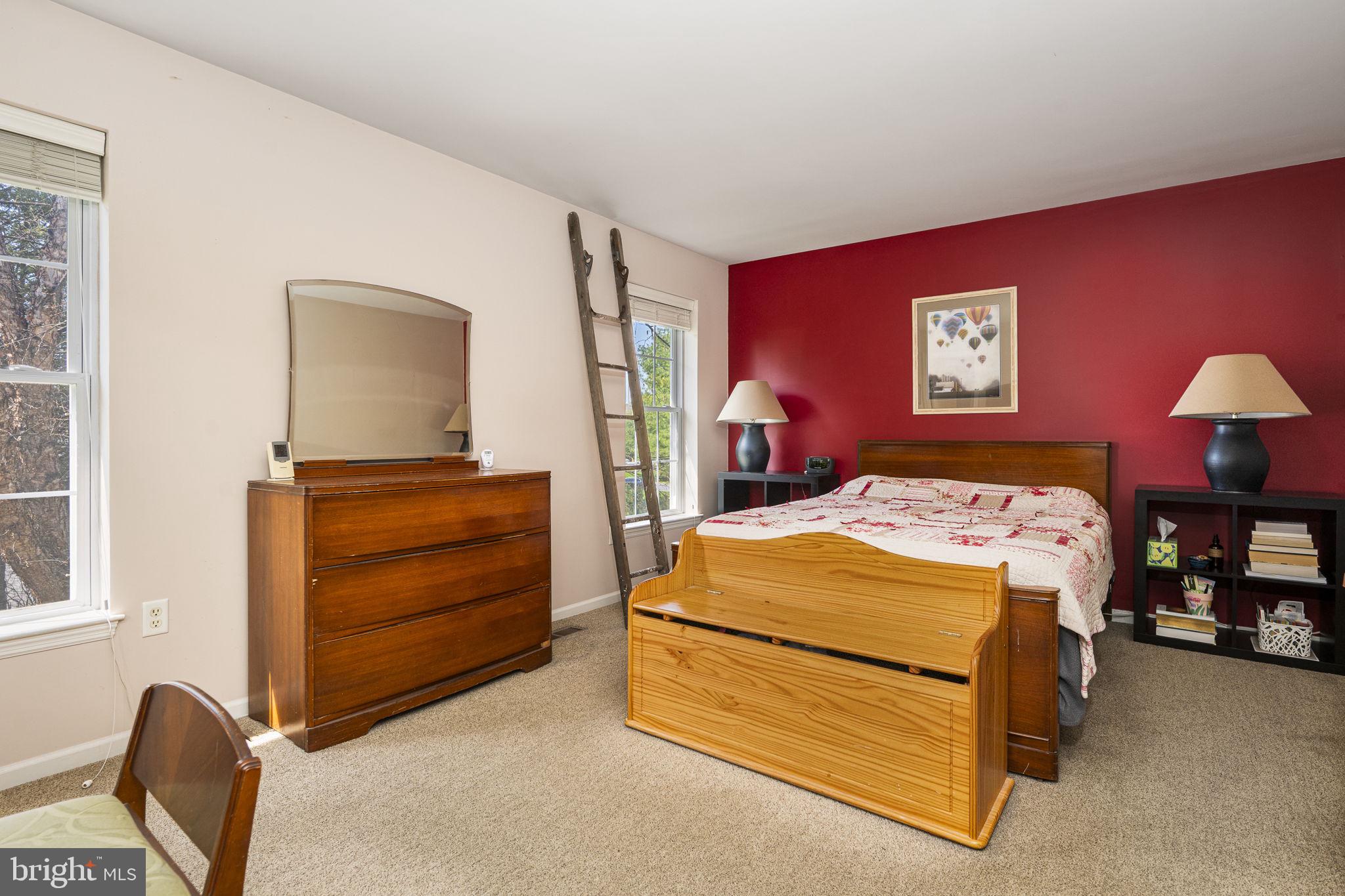 NEWPORT SQUARE - Residential