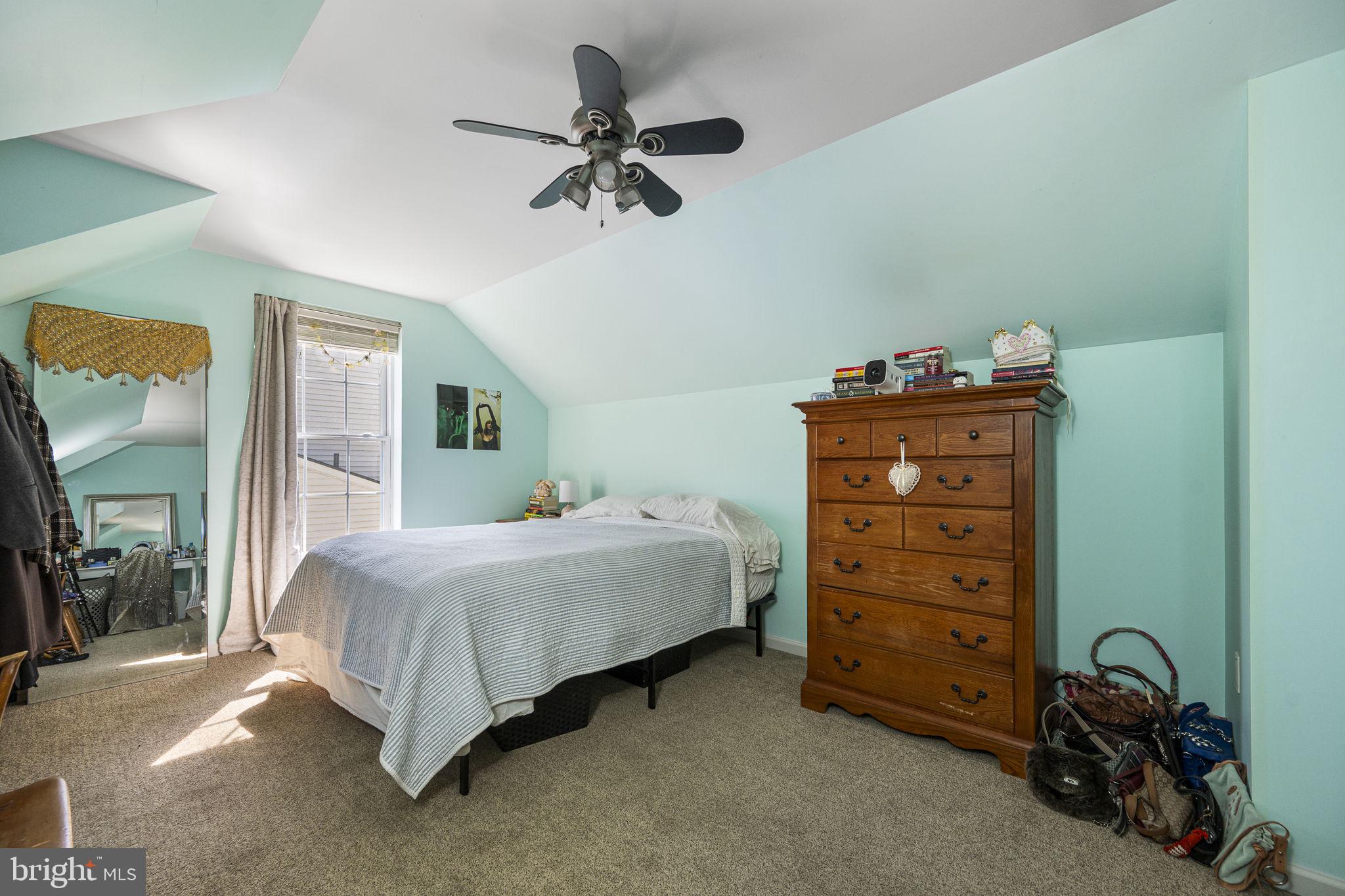 NEWPORT SQUARE - Residential