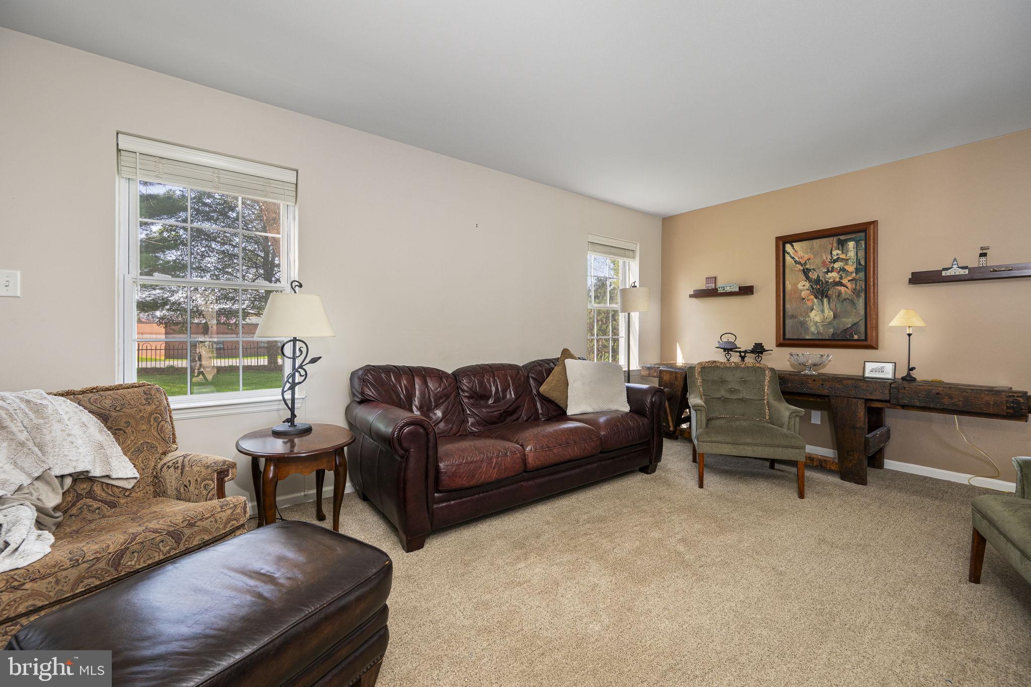 NEWPORT SQUARE - Residential