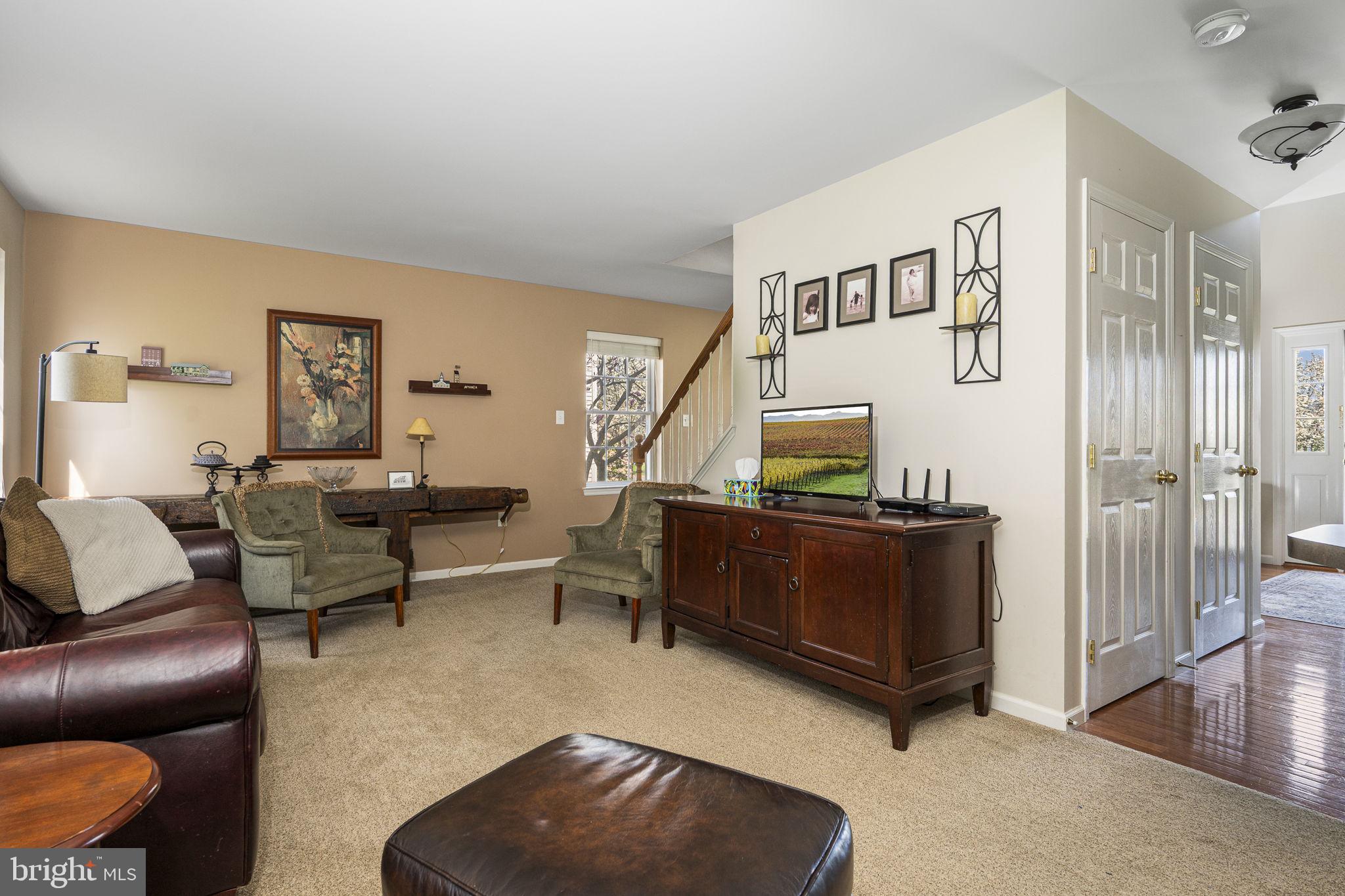 NEWPORT SQUARE - Residential