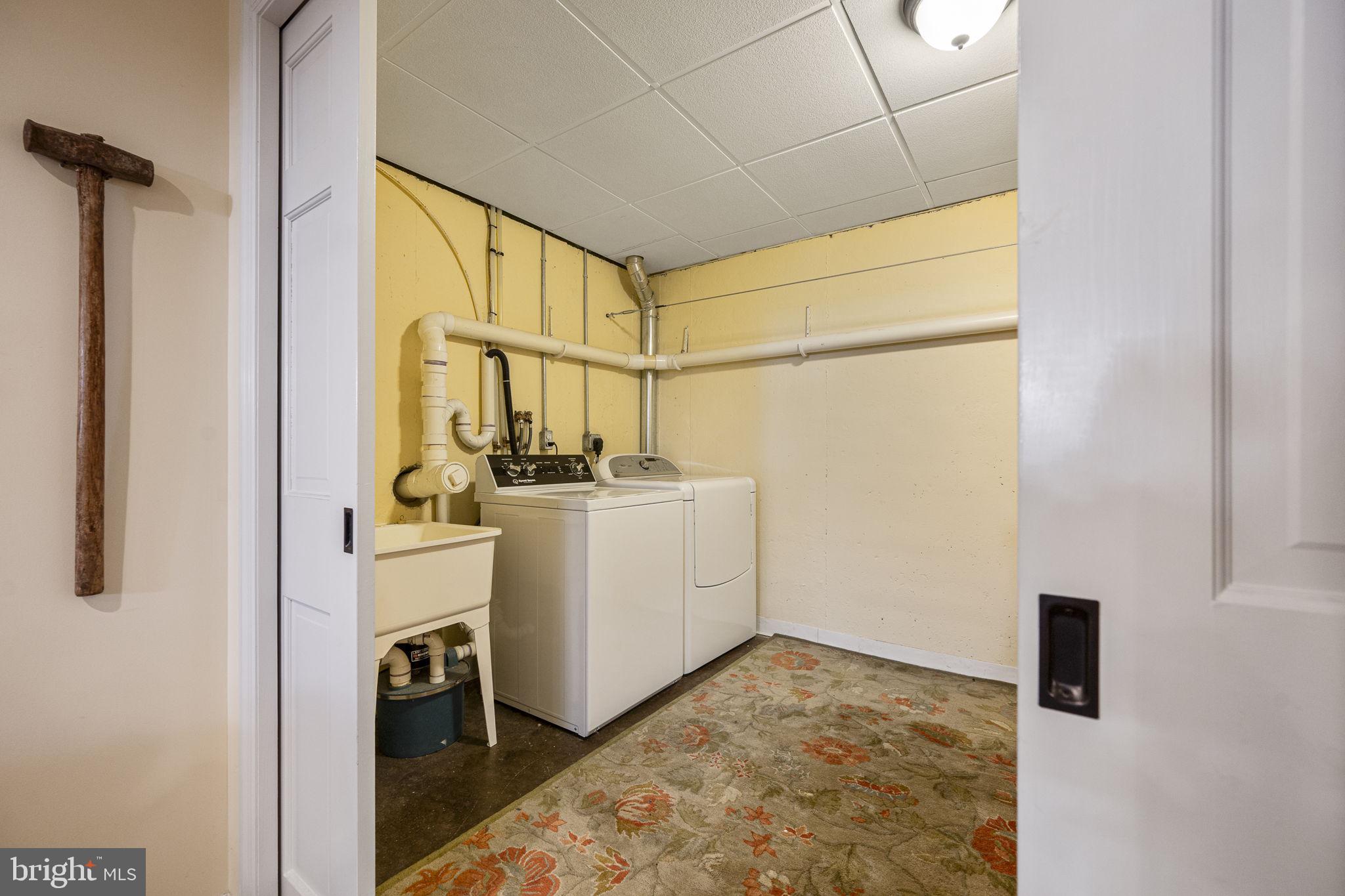 NEWPORT SQUARE - Residential