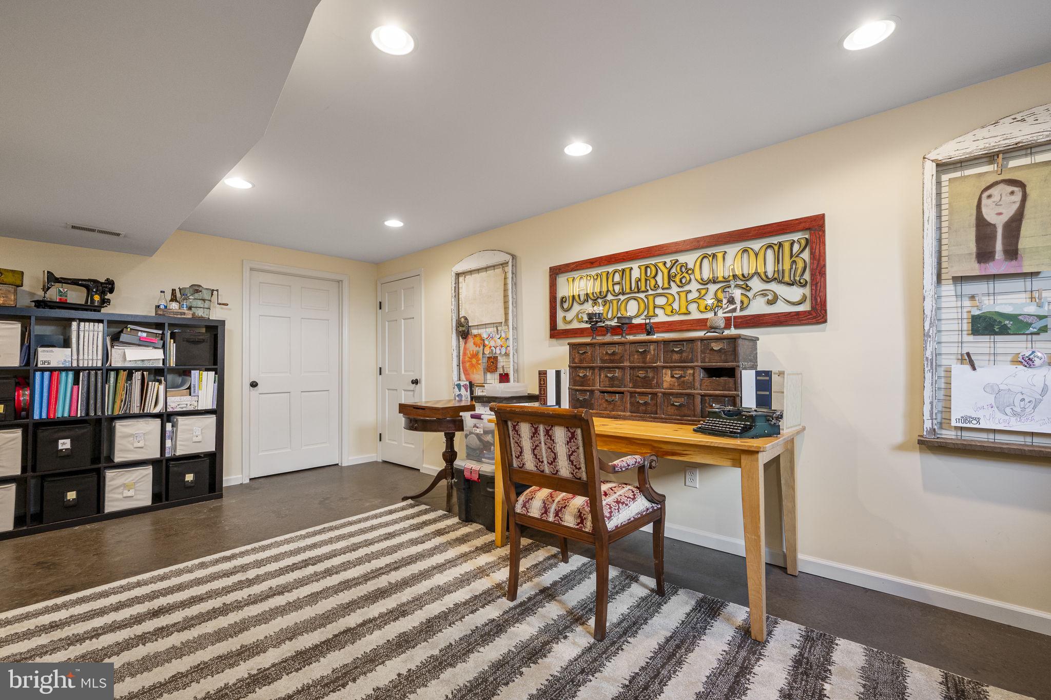 NEWPORT SQUARE - Residential