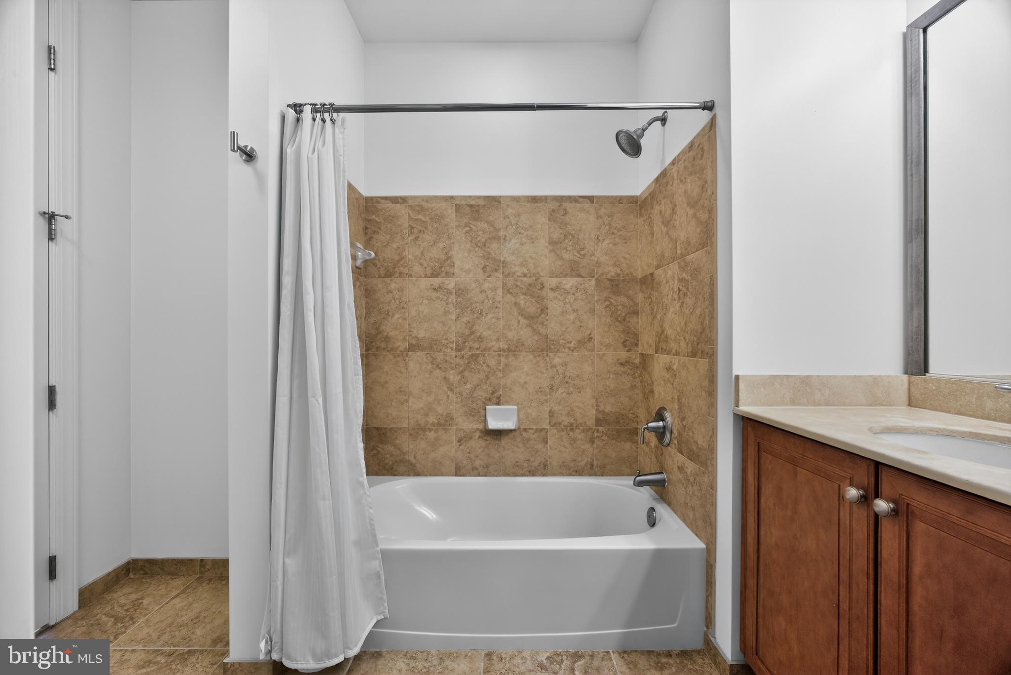 ANNAPOLIS TOWNE CENTRE - Residential
