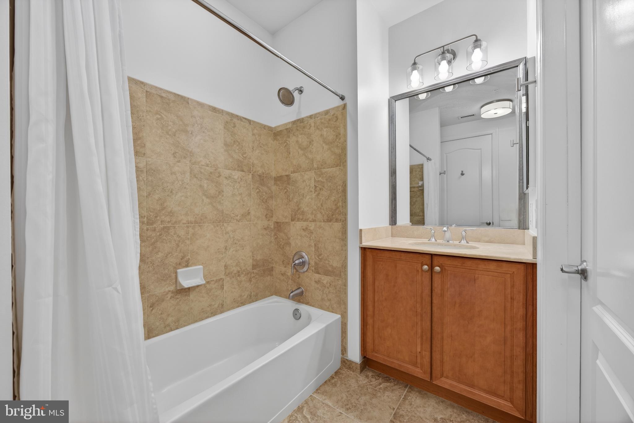 ANNAPOLIS TOWNE CENTRE - Residential