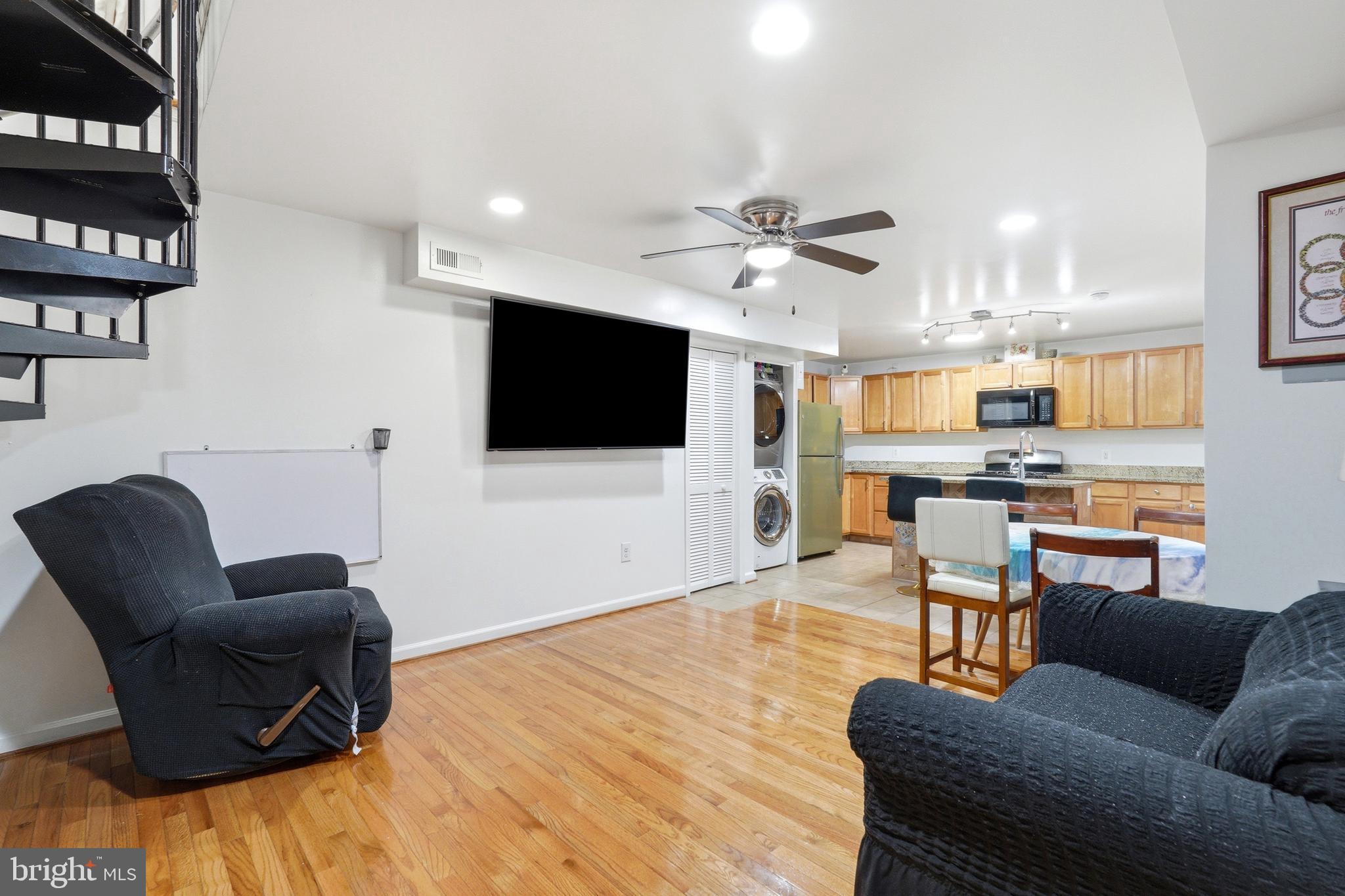 7512 HAWTHORNE STREET 3