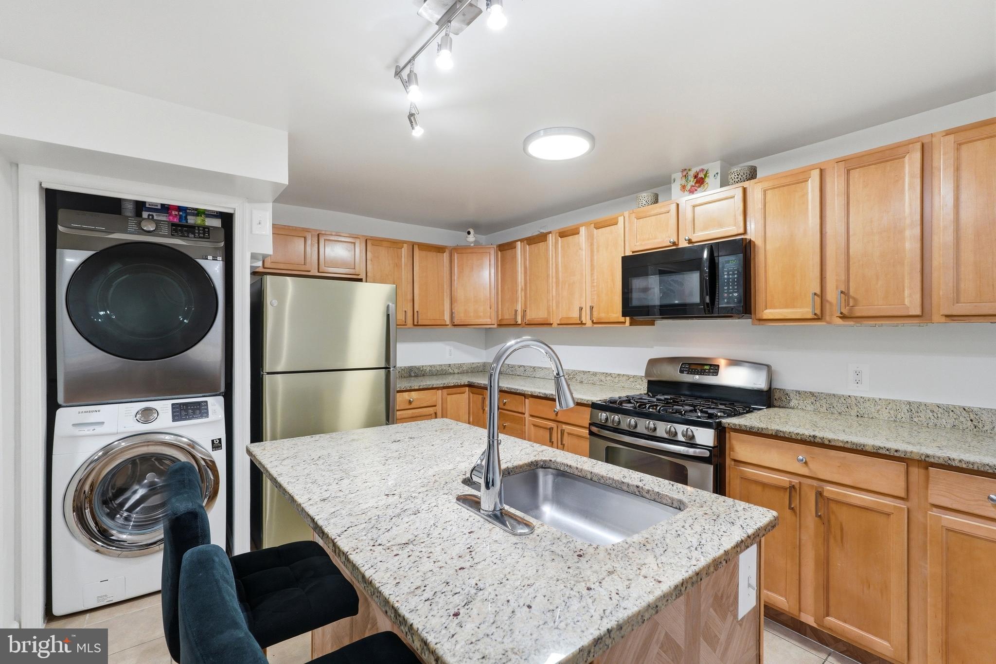 MARKHAM VIEW CONDOMINIUMS - Residential