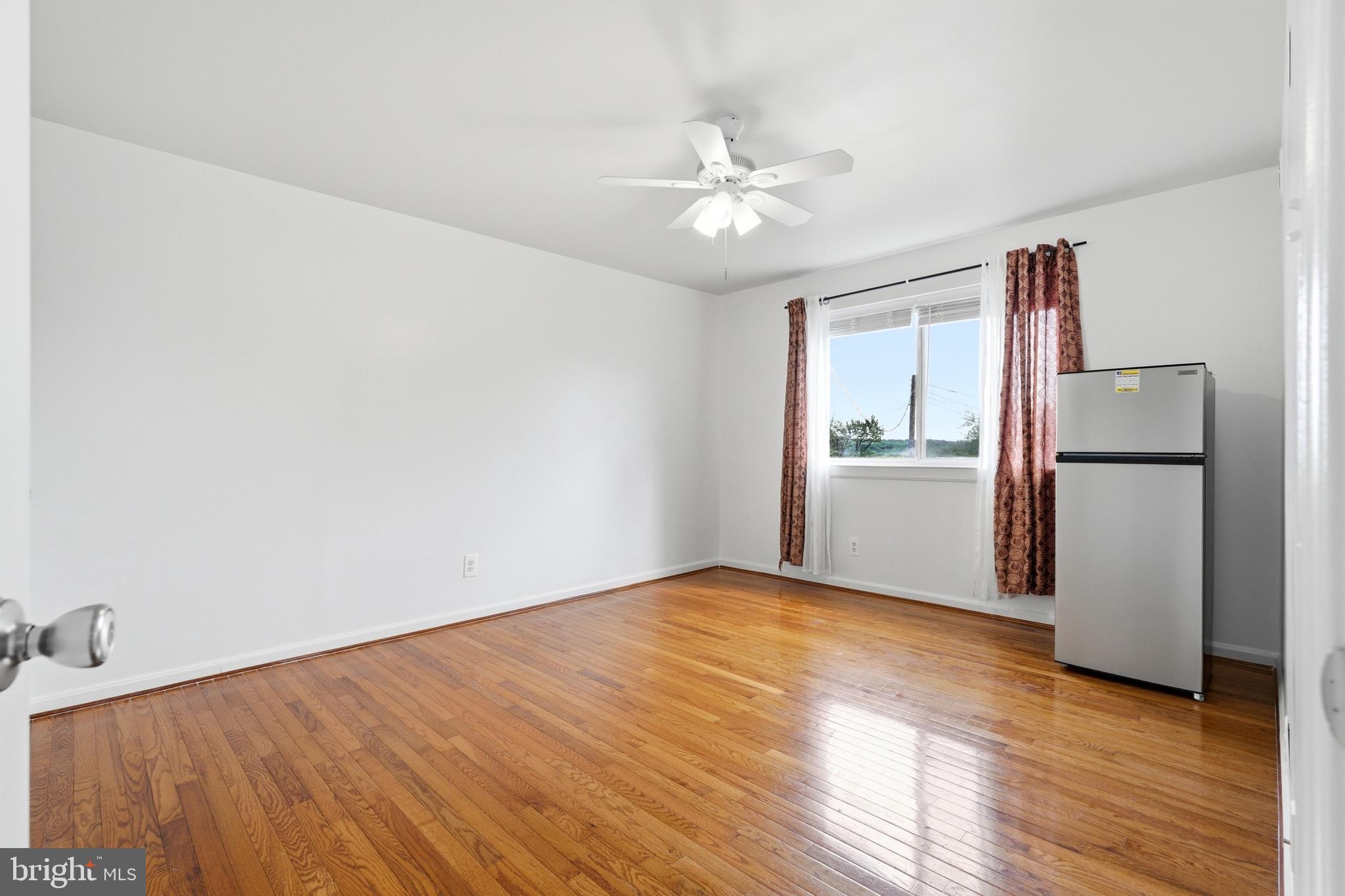 MARKHAM VIEW CONDOMINIUMS - Residential