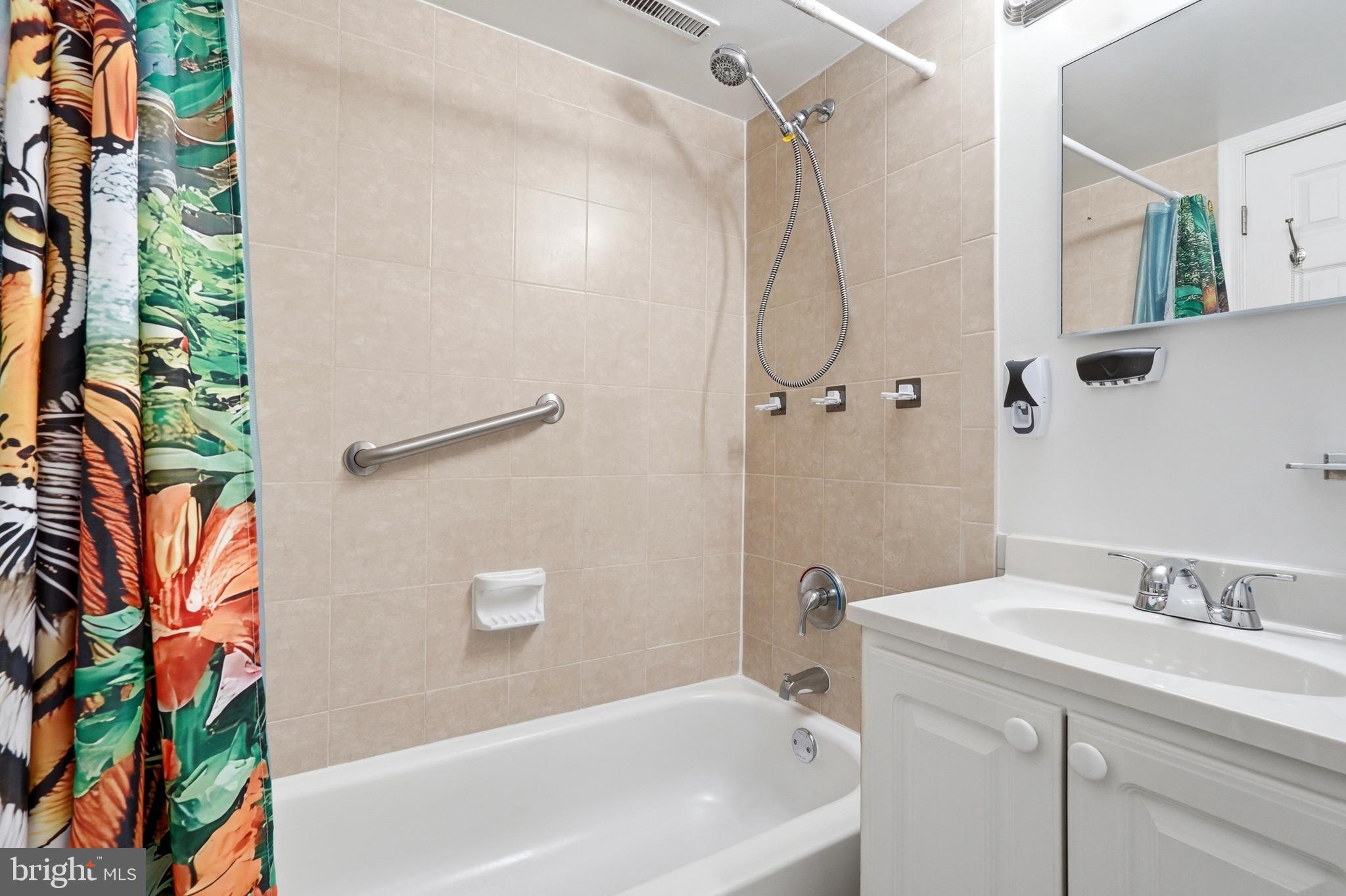MARKHAM VIEW CONDOMINIUMS - Residential