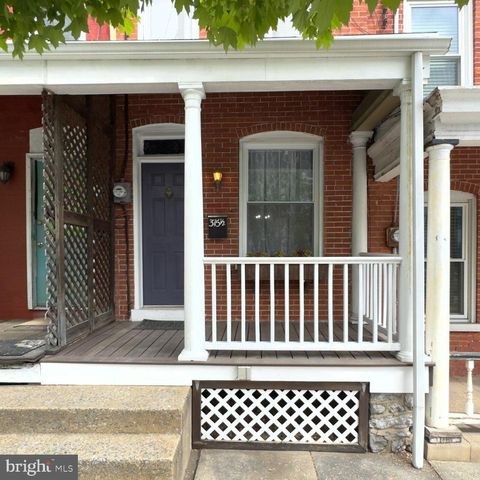 Photo of 315 1/2 E Chestnut Street, LANCASTER, PA 17602 (MLS # PALA2087030)