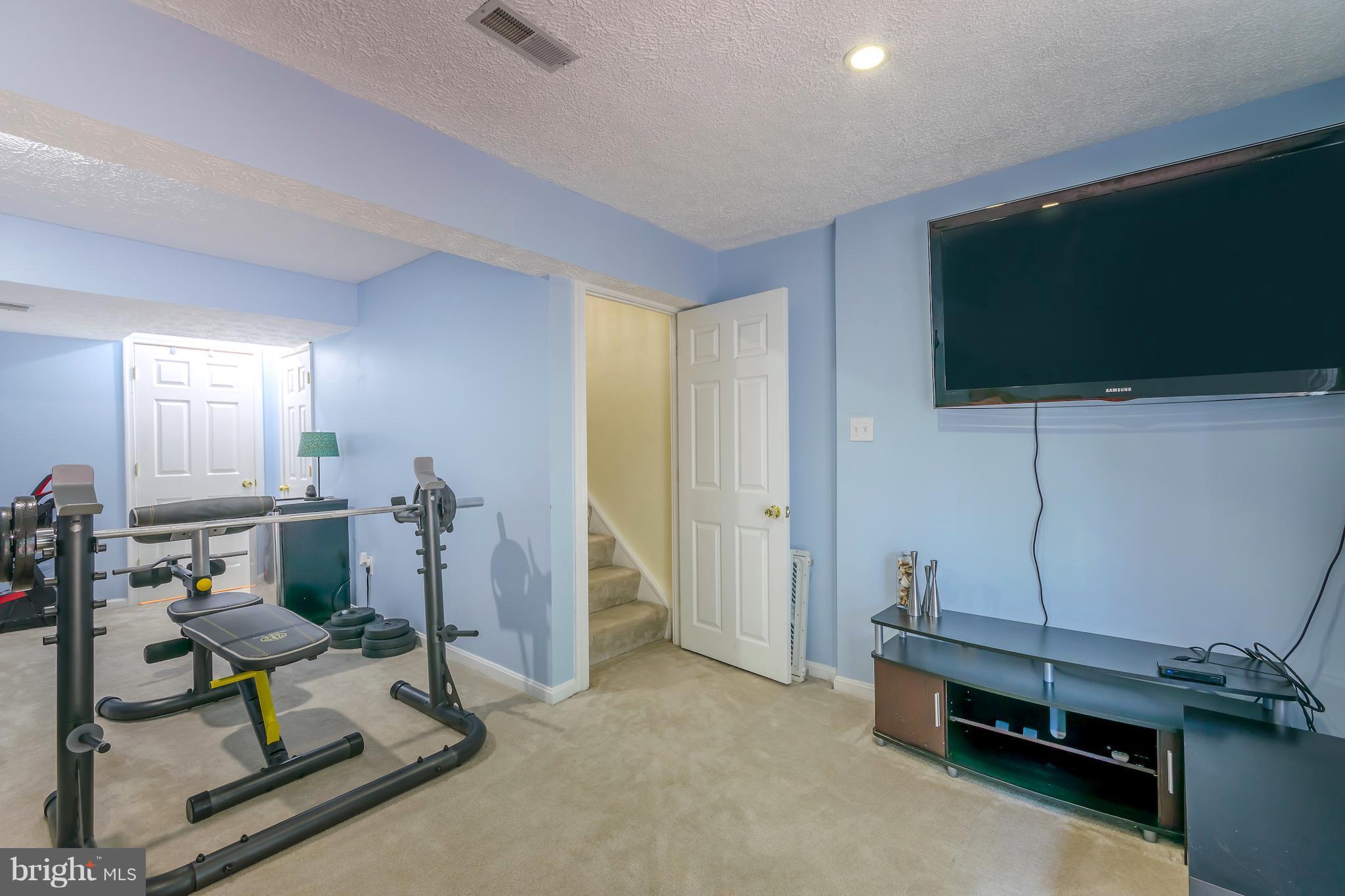 NEWINGTON COMMONS - Residential