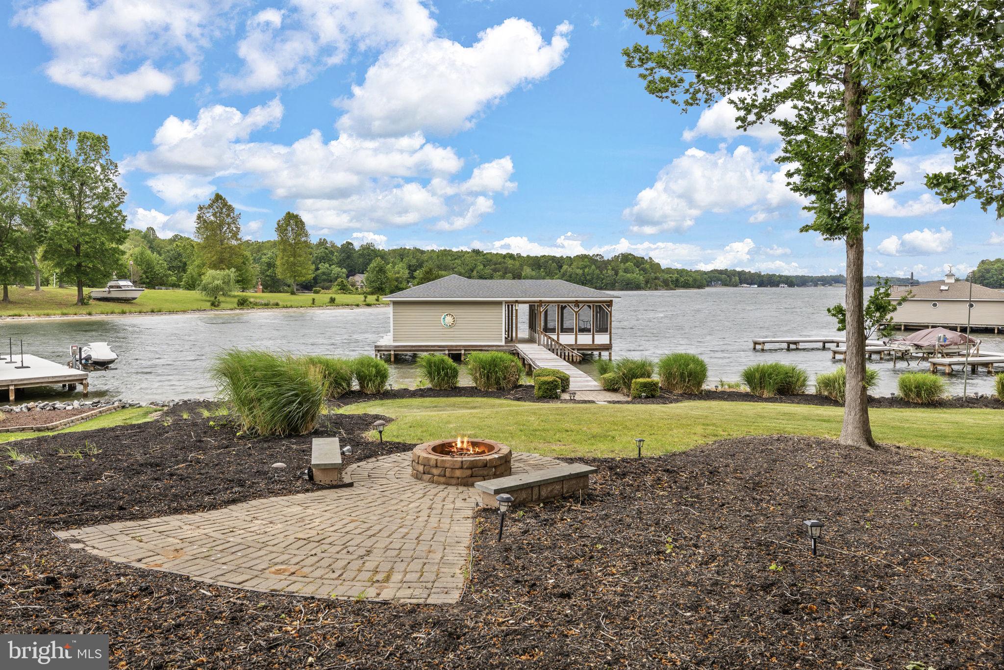 THE VILLAGE AT LAKE ANNA - Residential