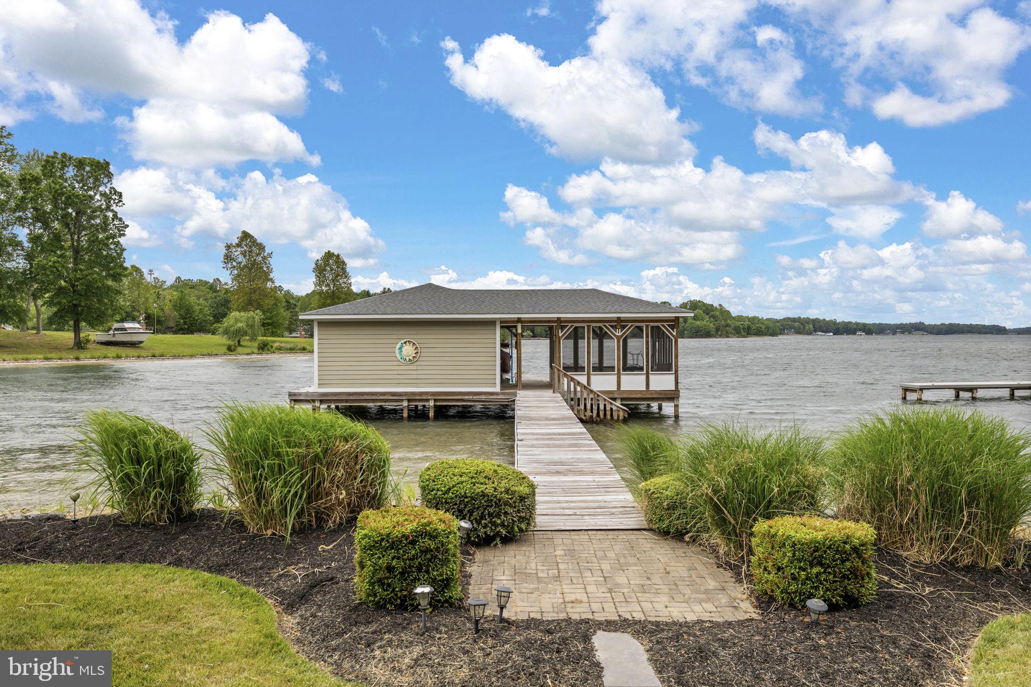 THE VILLAGE AT LAKE ANNA - Residential