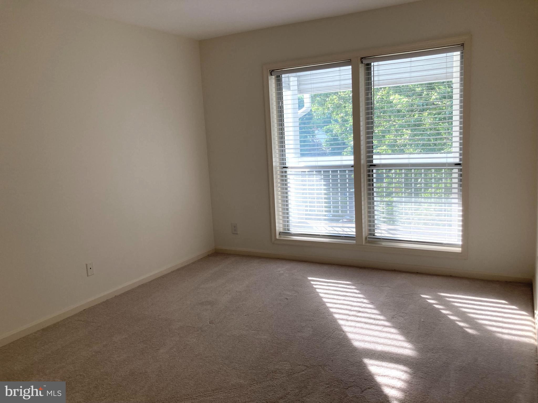 FOUR WINDS AT OAKTON - Residential