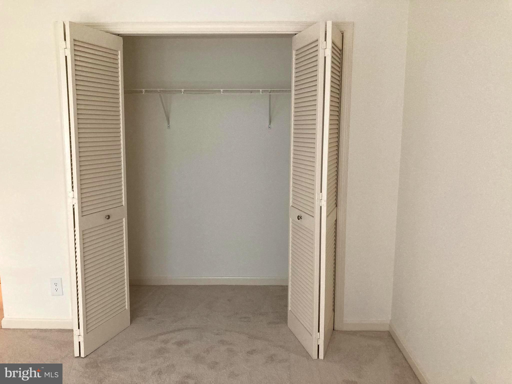 FOUR WINDS AT OAKTON - Residential