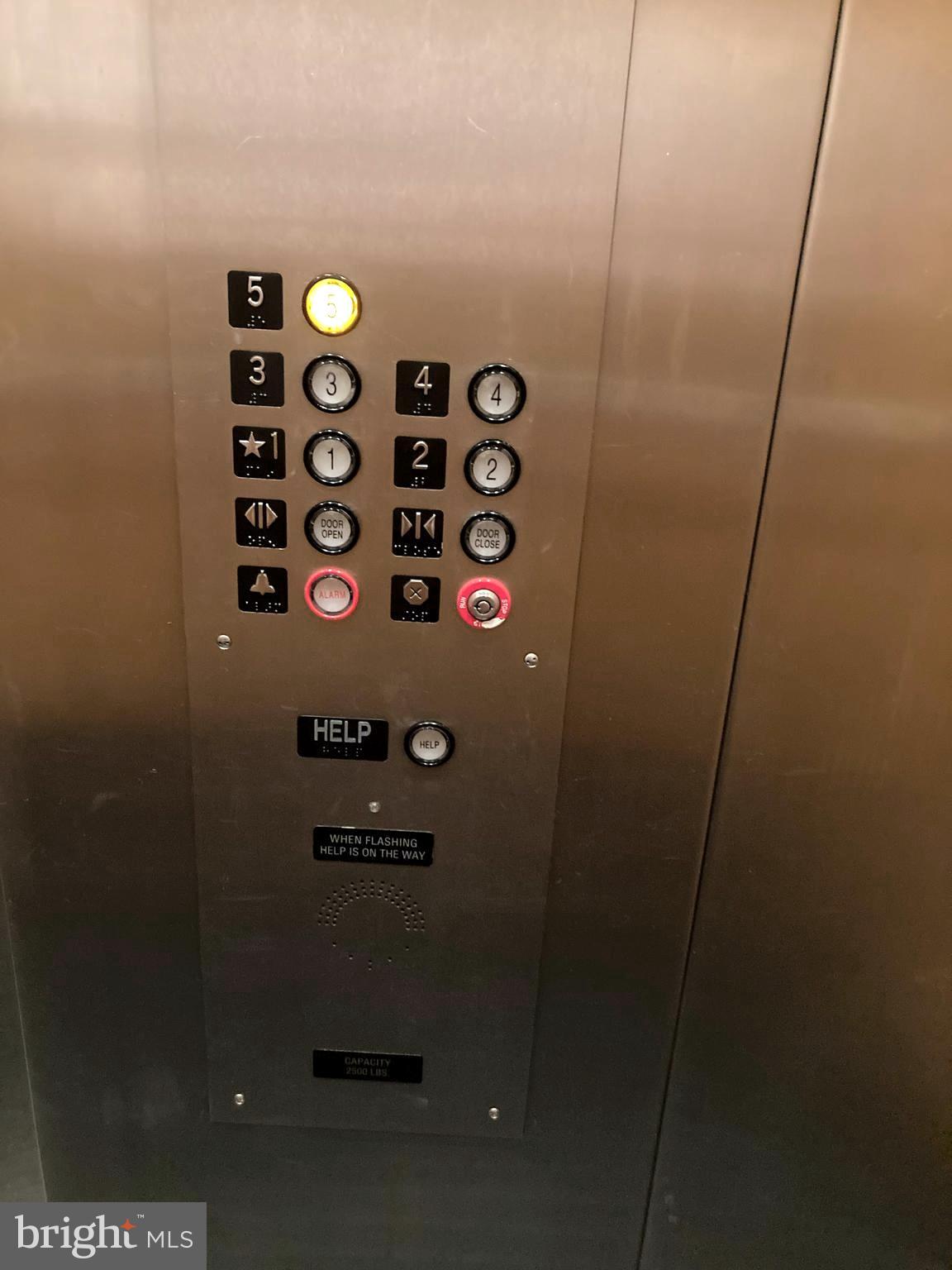 FOUR WINDS AT OAKTON - Residential