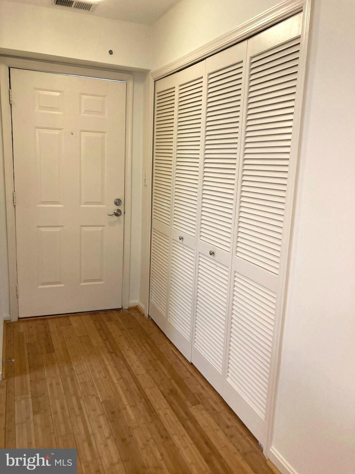 FOUR WINDS AT OAKTON - Residential