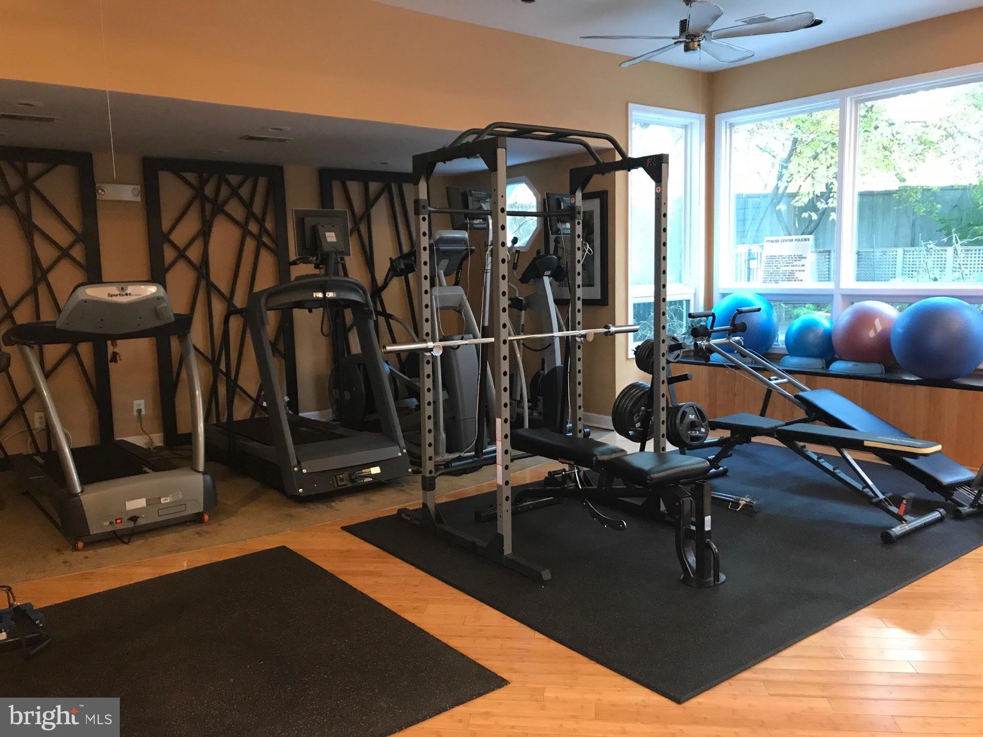 FOUR WINDS AT OAKTON - Residential