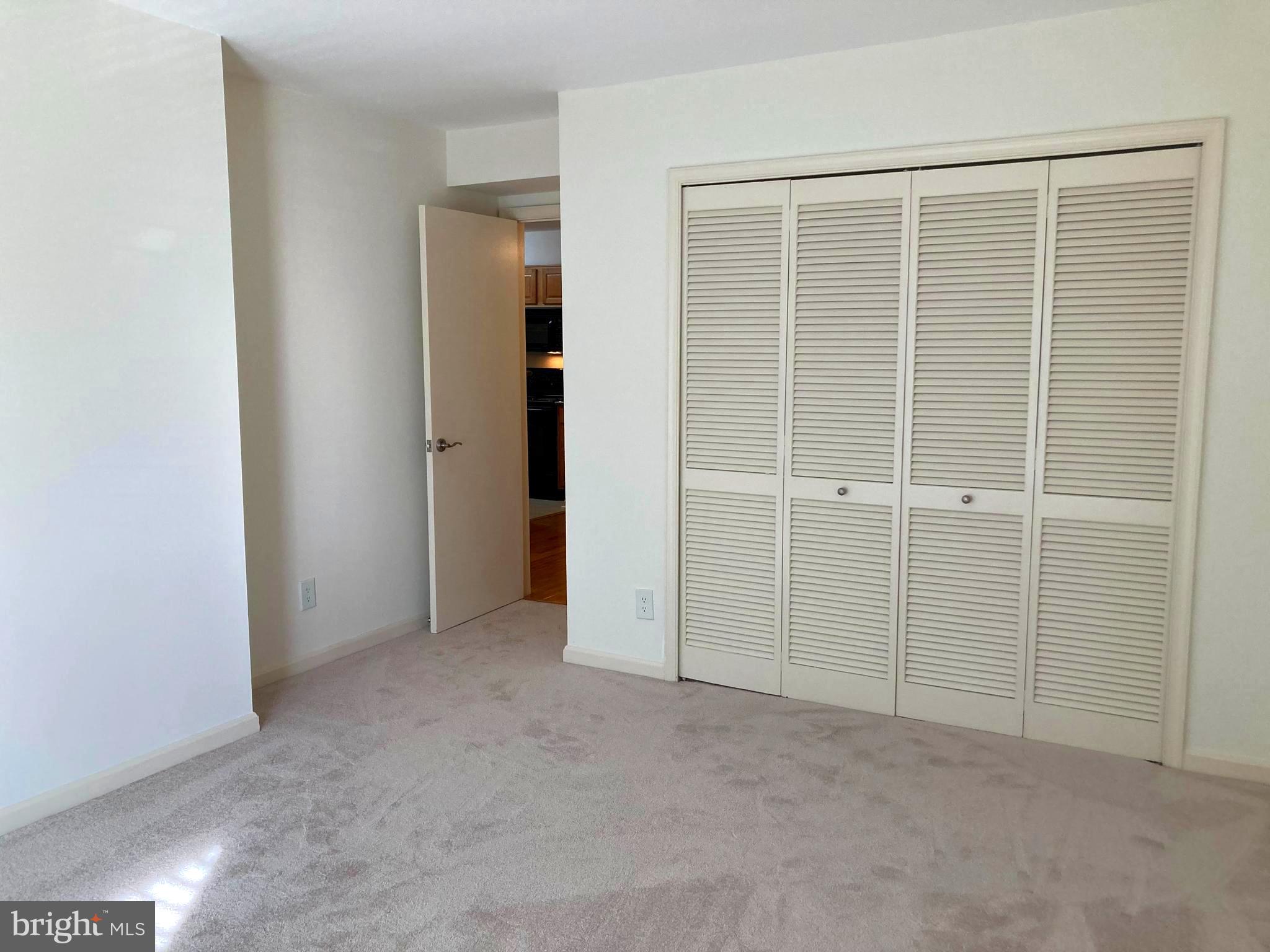 FOUR WINDS AT OAKTON - Residential