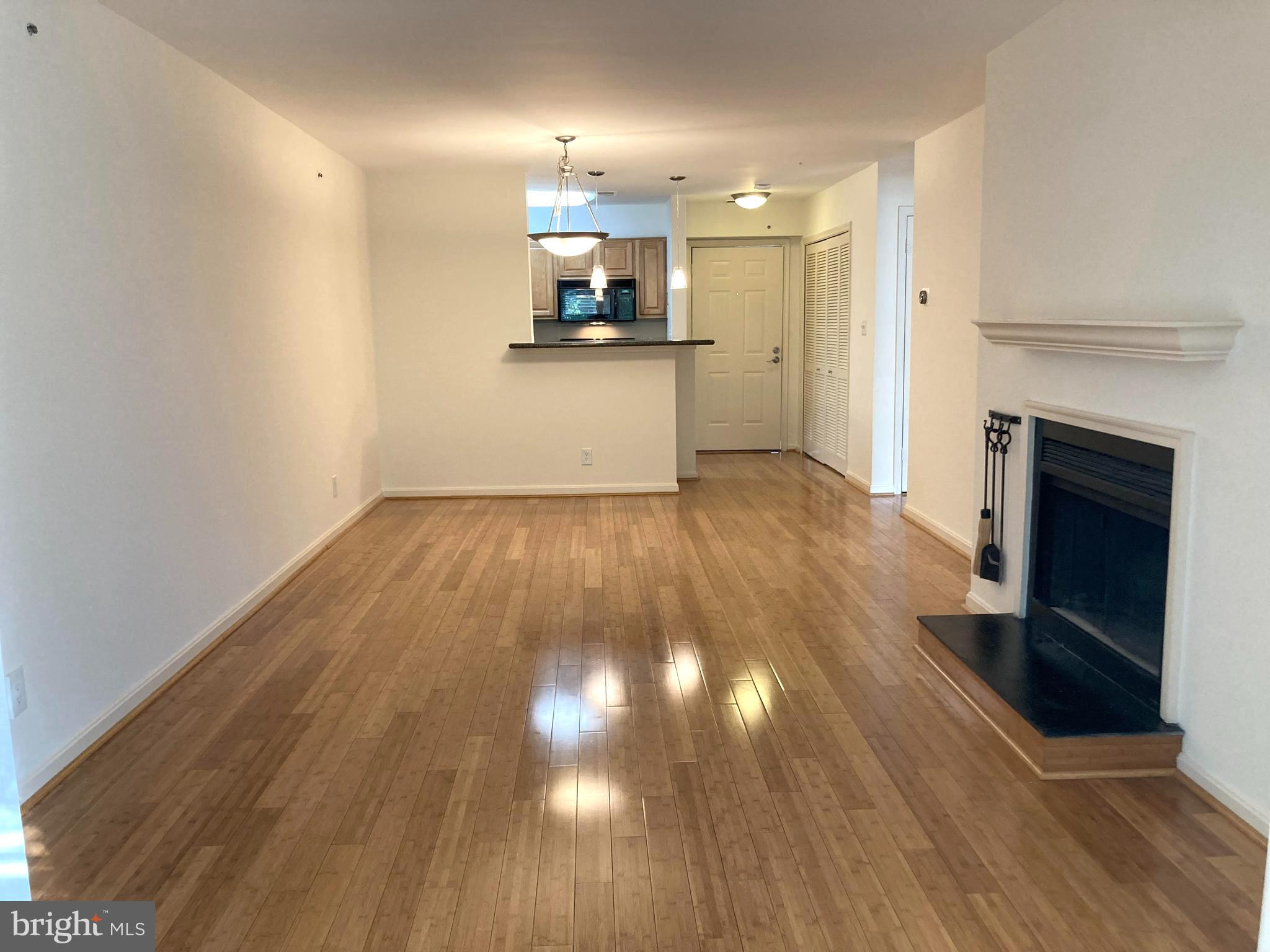 FOUR WINDS AT OAKTON - Residential