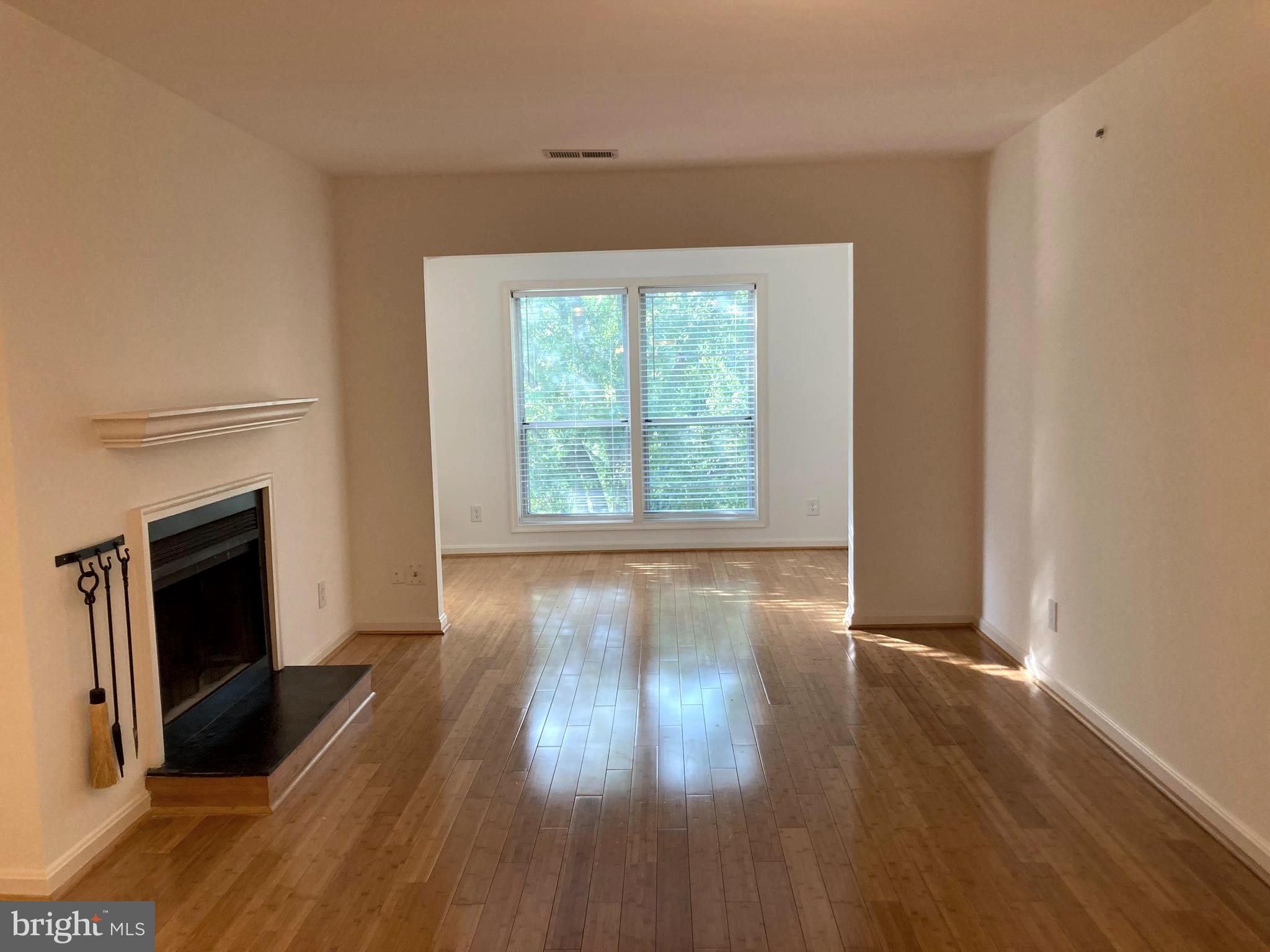 FOUR WINDS AT OAKTON - Residential