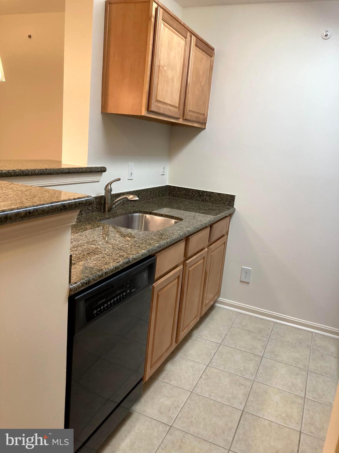 FOUR WINDS AT OAKTON - Residential