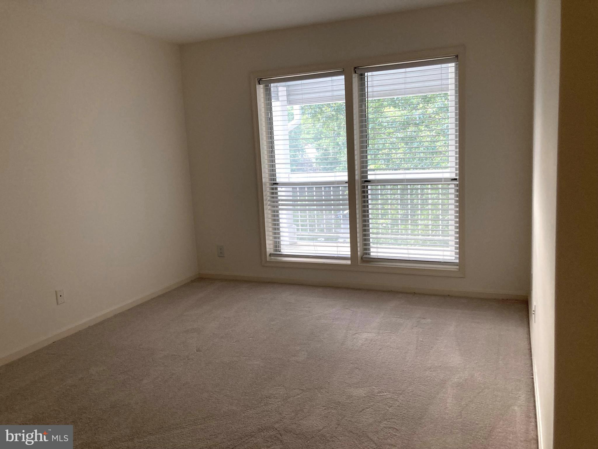 FOUR WINDS AT OAKTON - Residential