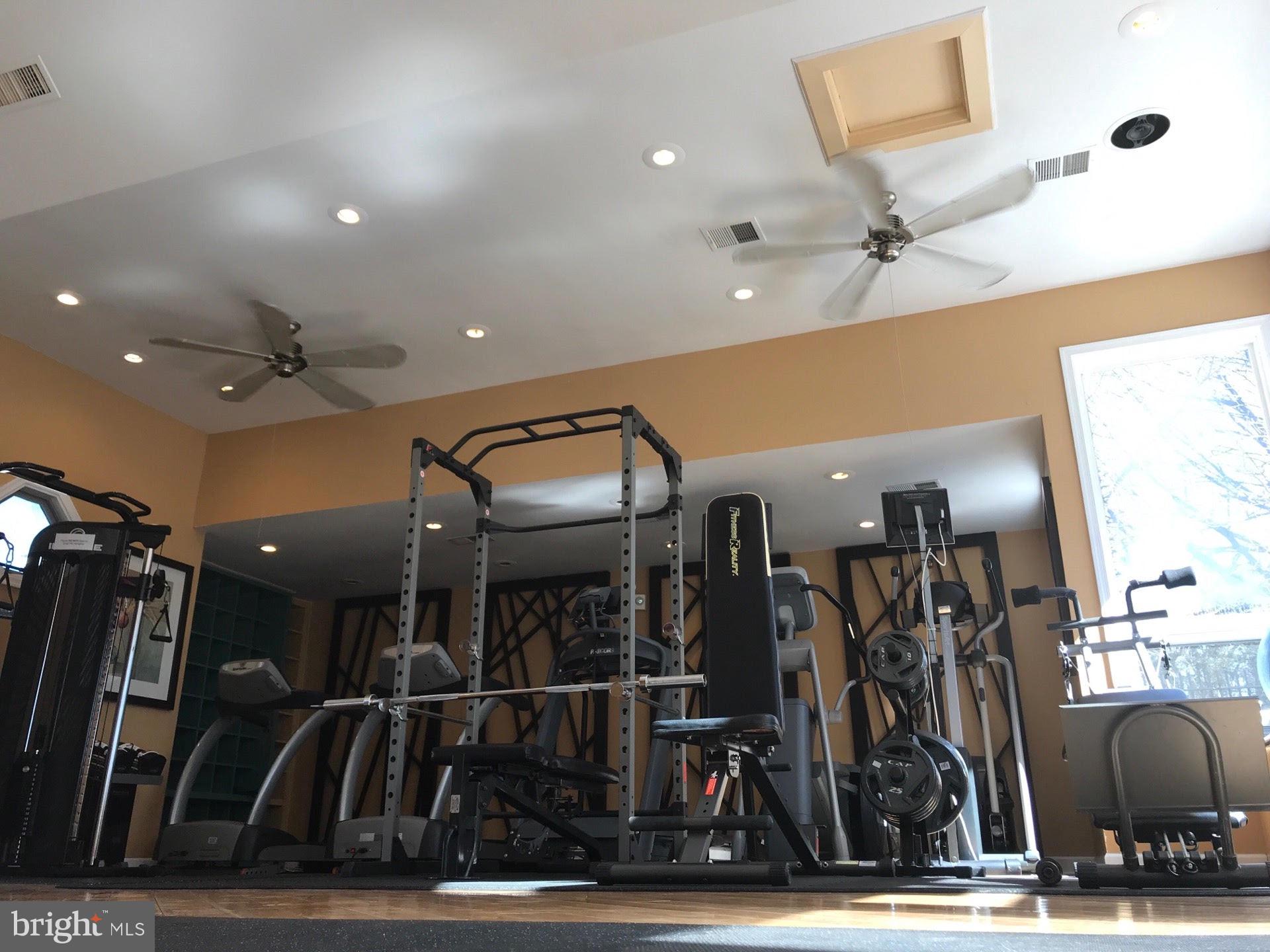 FOUR WINDS AT OAKTON - Residential