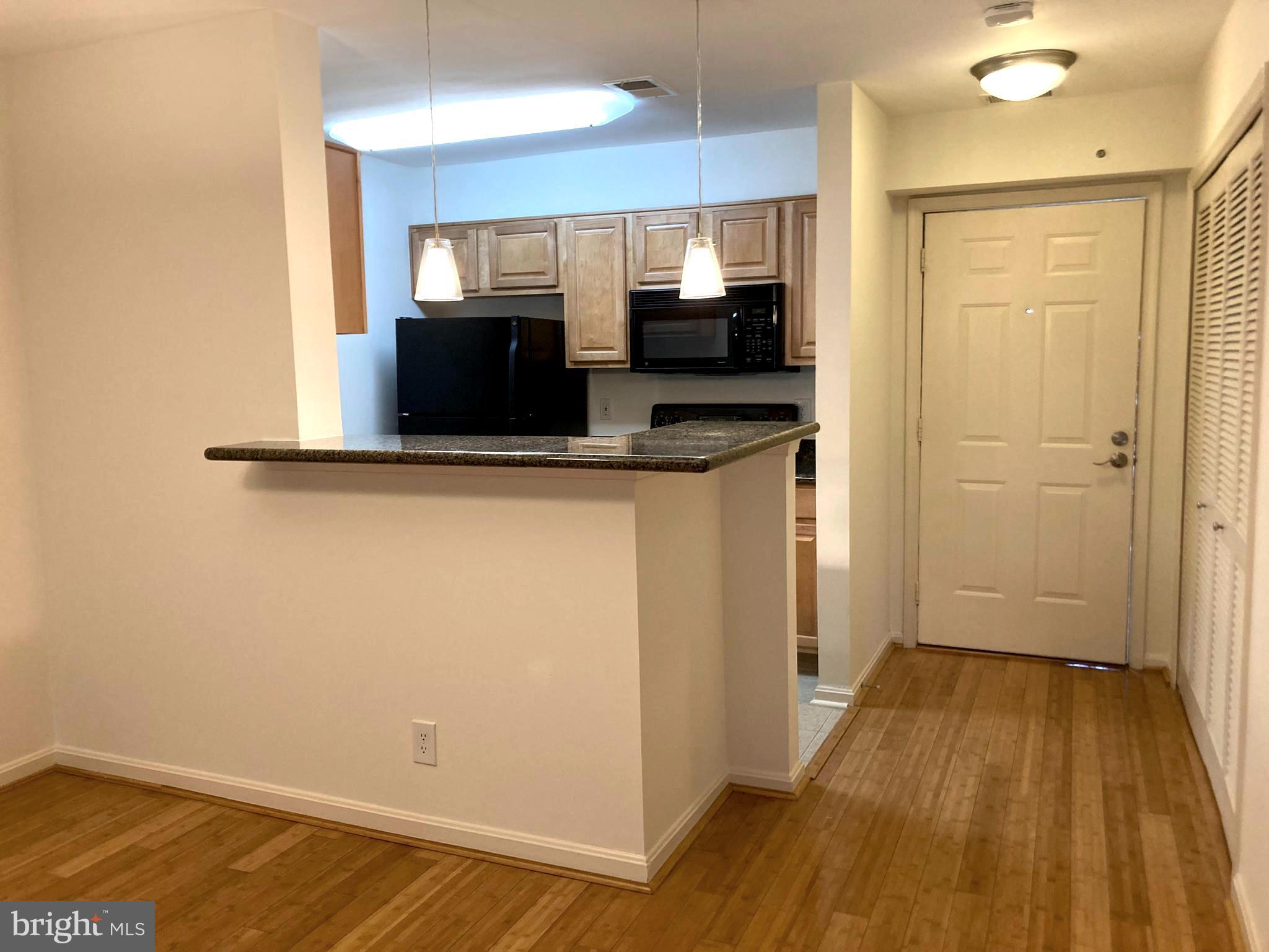 FOUR WINDS AT OAKTON - Residential