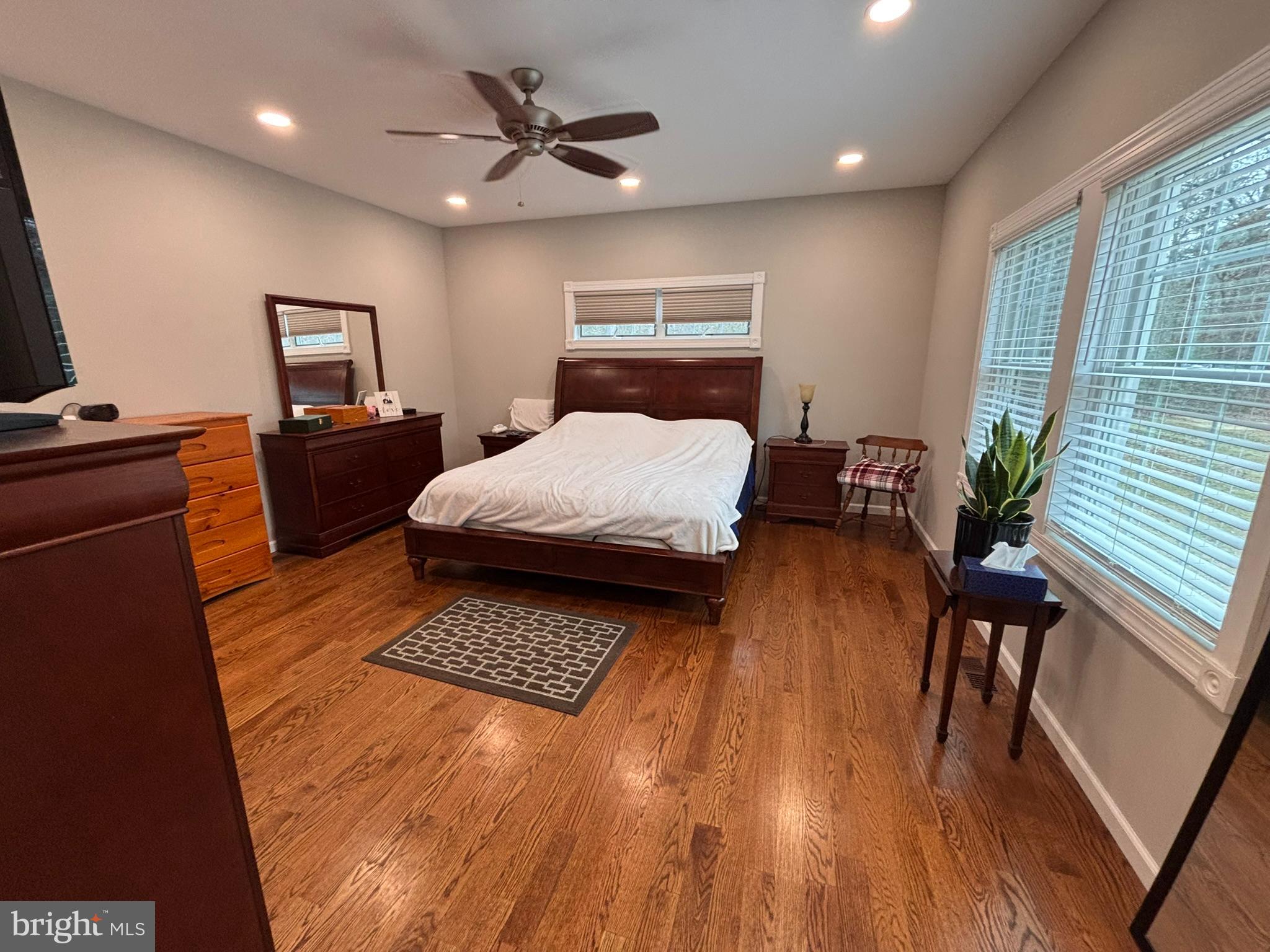 NUGENTOWN - Residential