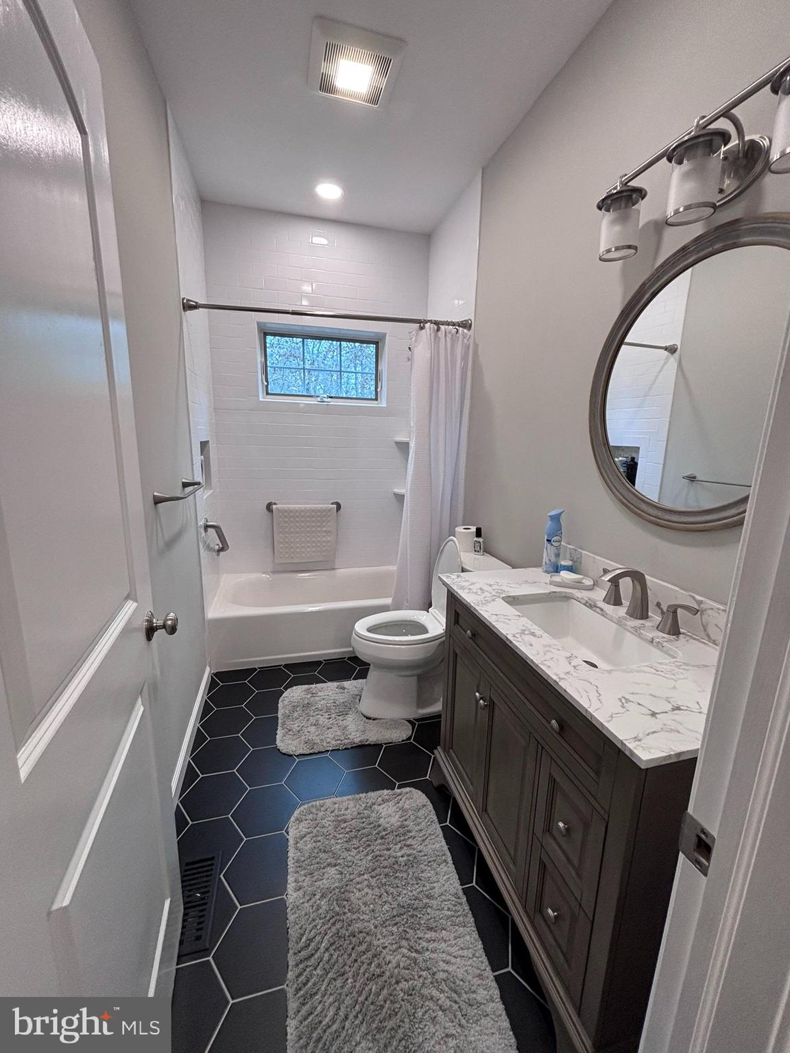 NUGENTOWN - Residential