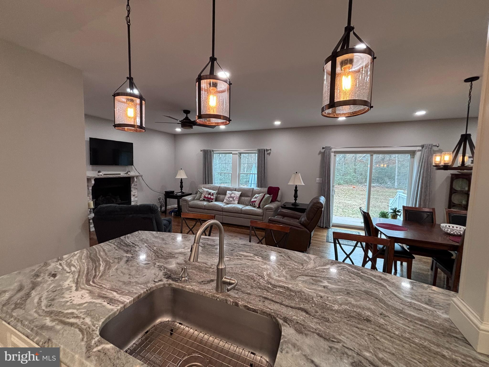 NUGENTOWN - Residential