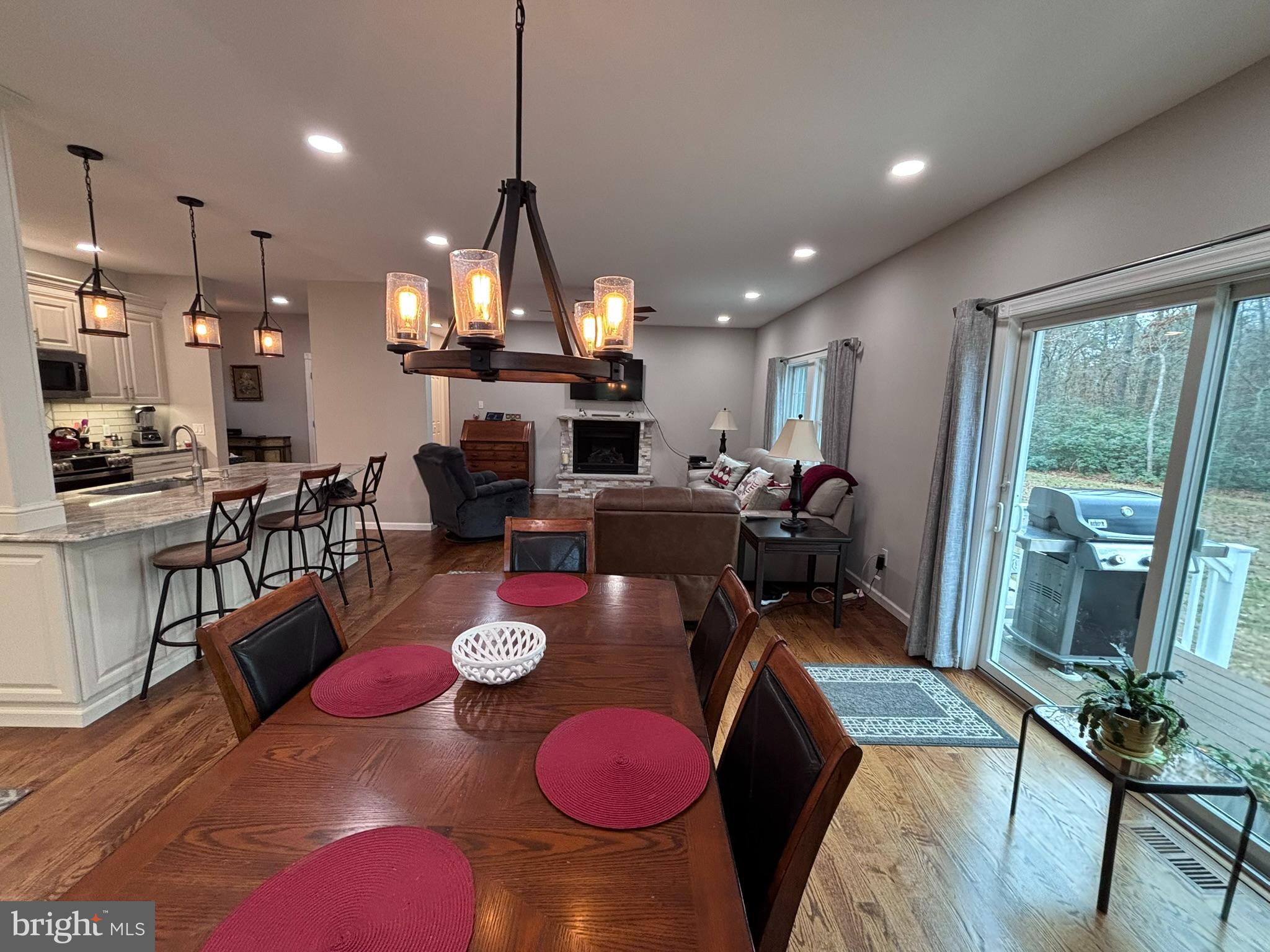 NUGENTOWN - Residential