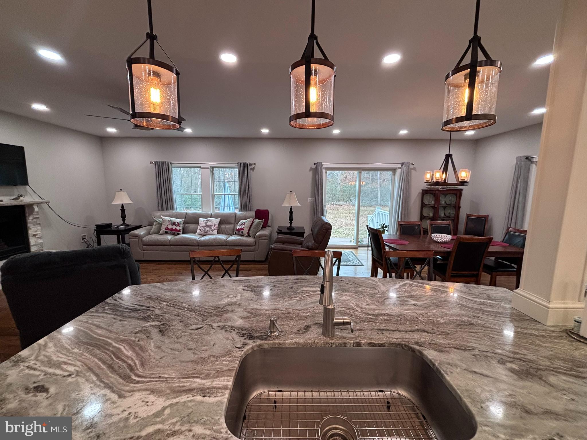 NUGENTOWN - Residential