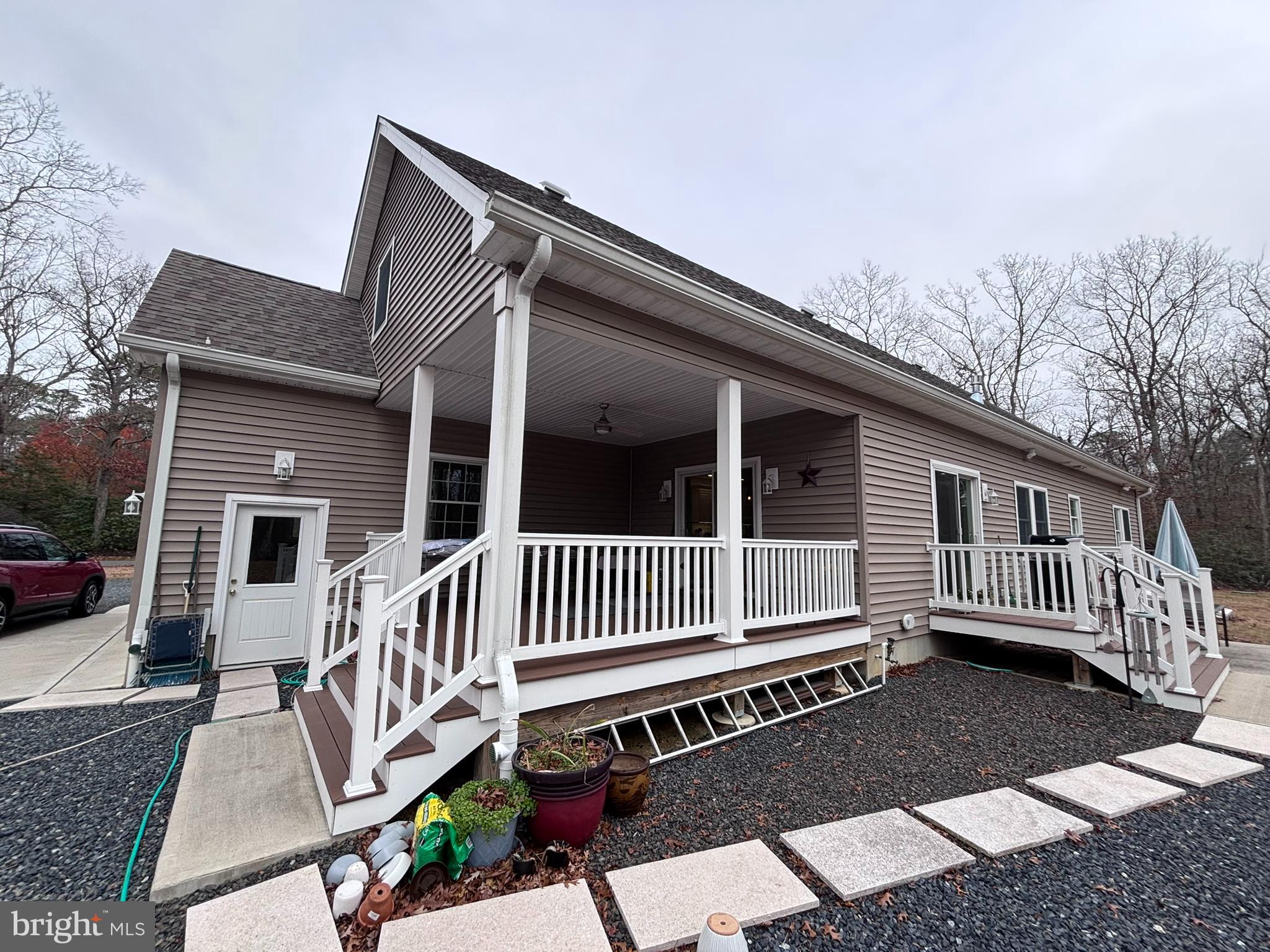 NUGENTOWN - Residential