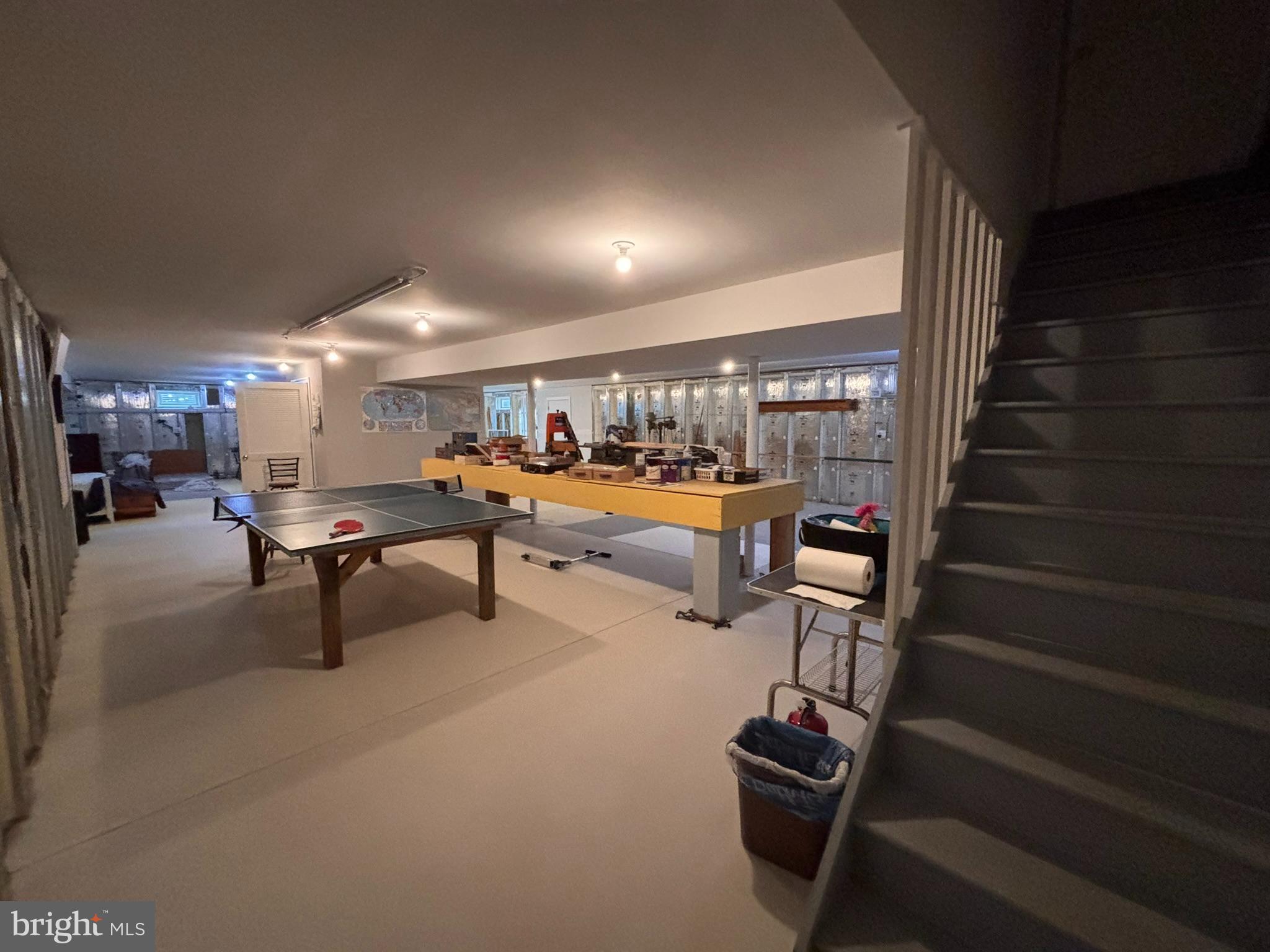 NUGENTOWN - Residential