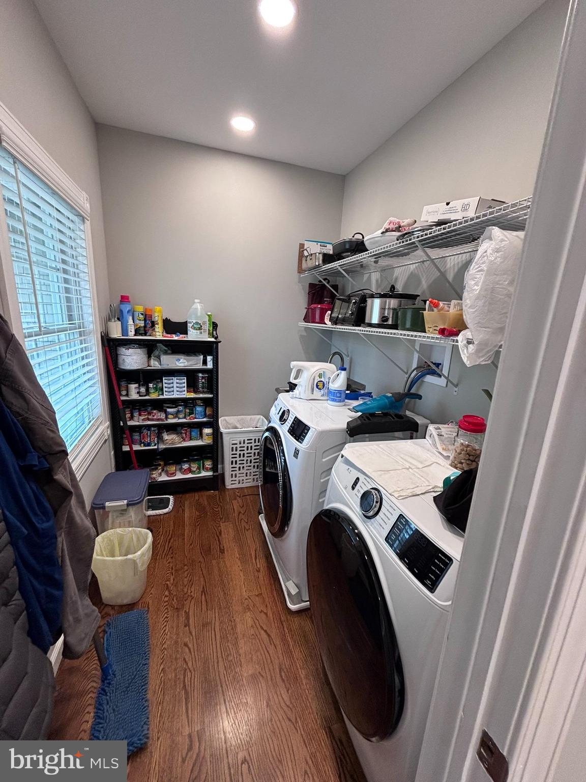 NUGENTOWN - Residential