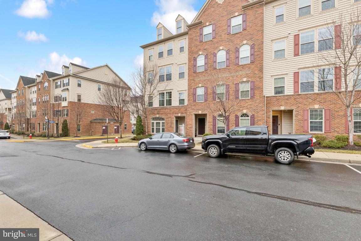 VIRGINIA MANOR CONDOMINIUM - Residential