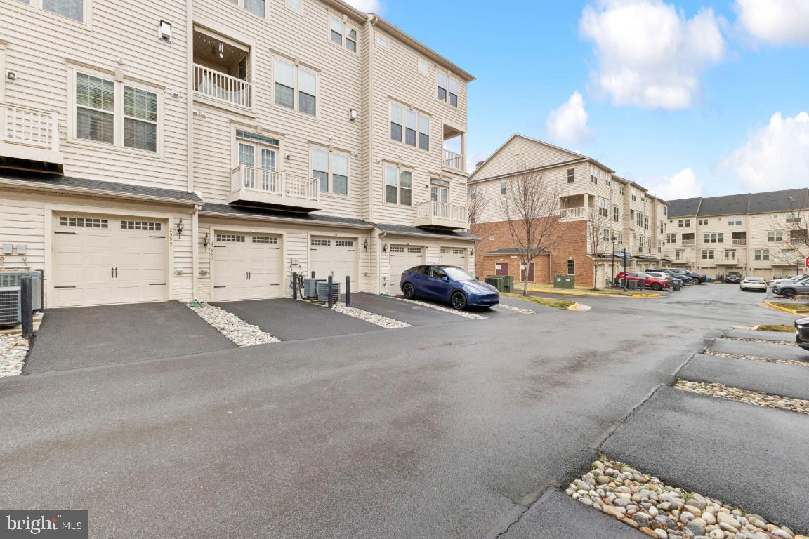 VIRGINIA MANOR CONDOMINIUM - Residential