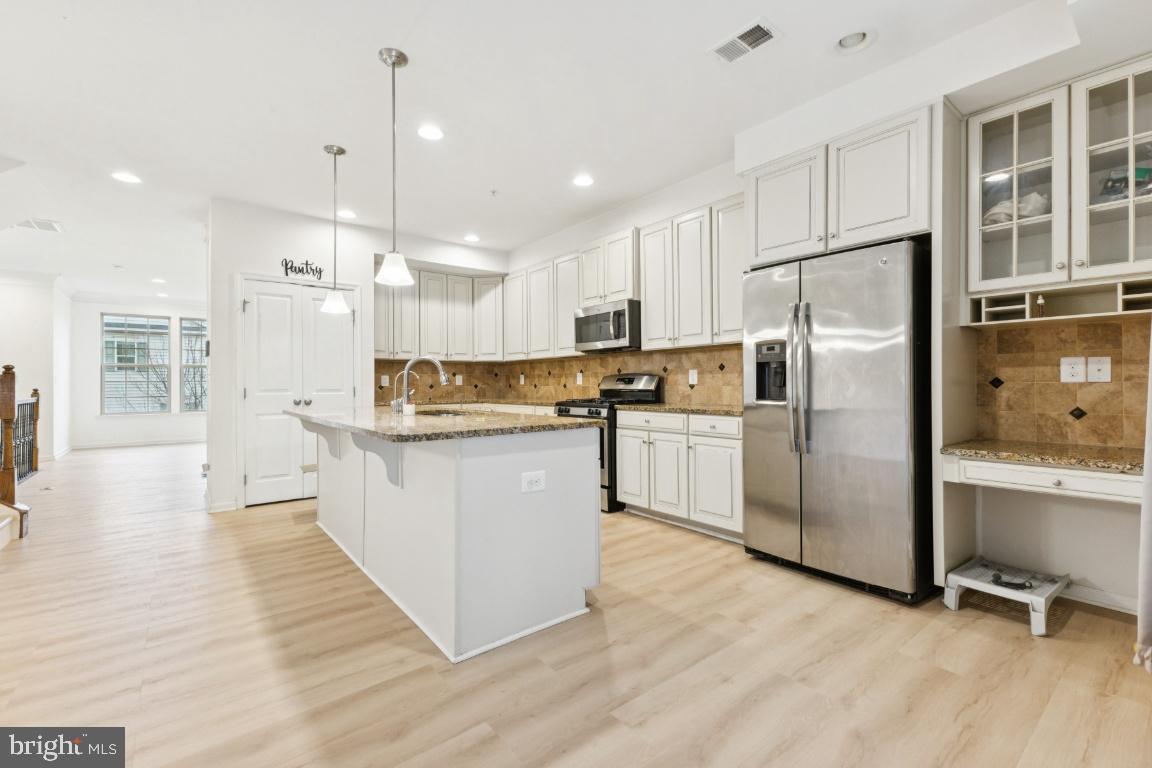 VIRGINIA MANOR CONDOMINIUM - Residential