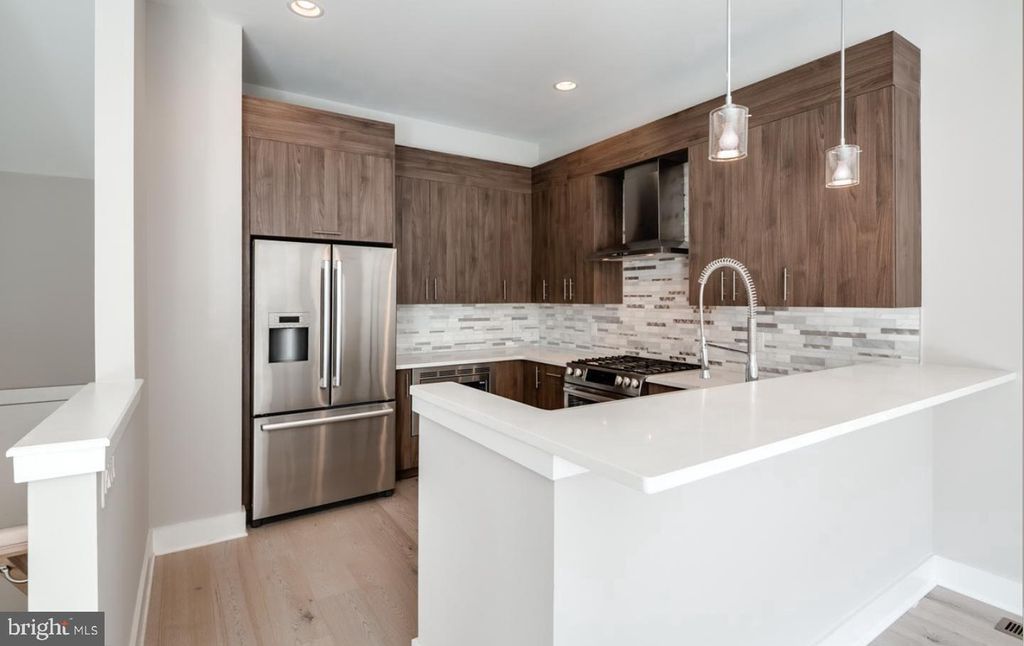 Photo of 250 Poplar Street, PHILADELPHIA, PA 19123 (MLS # PAPH2548952)