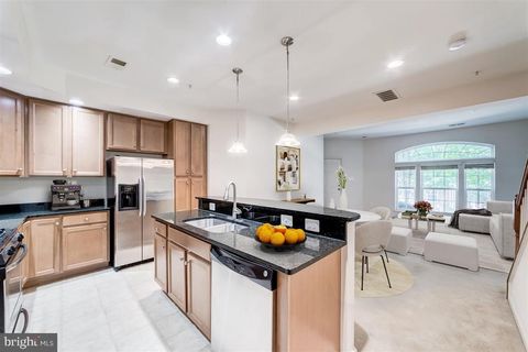 Townhouse For Rent - 2513 Eastbourne Drive<br/> WOODBRIDGE, VA 22191