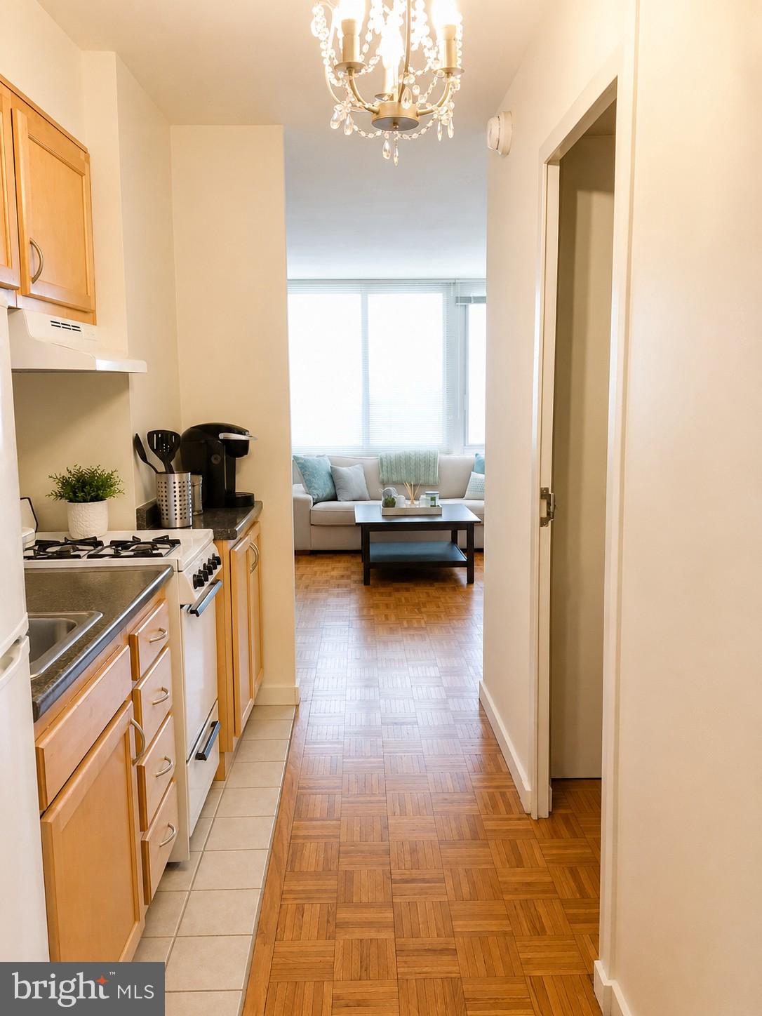 604 S WASHINGTON SQUARE 36 713