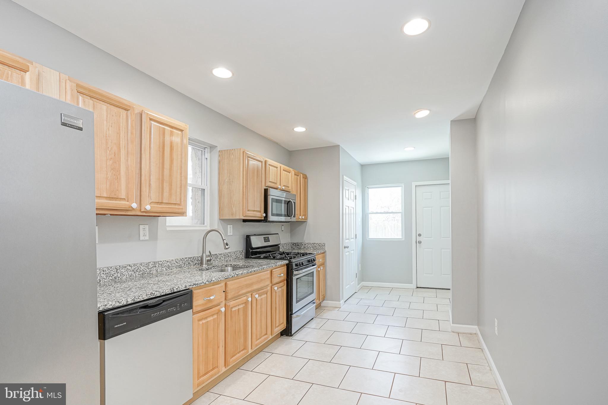 POINT BREEZE - Residential