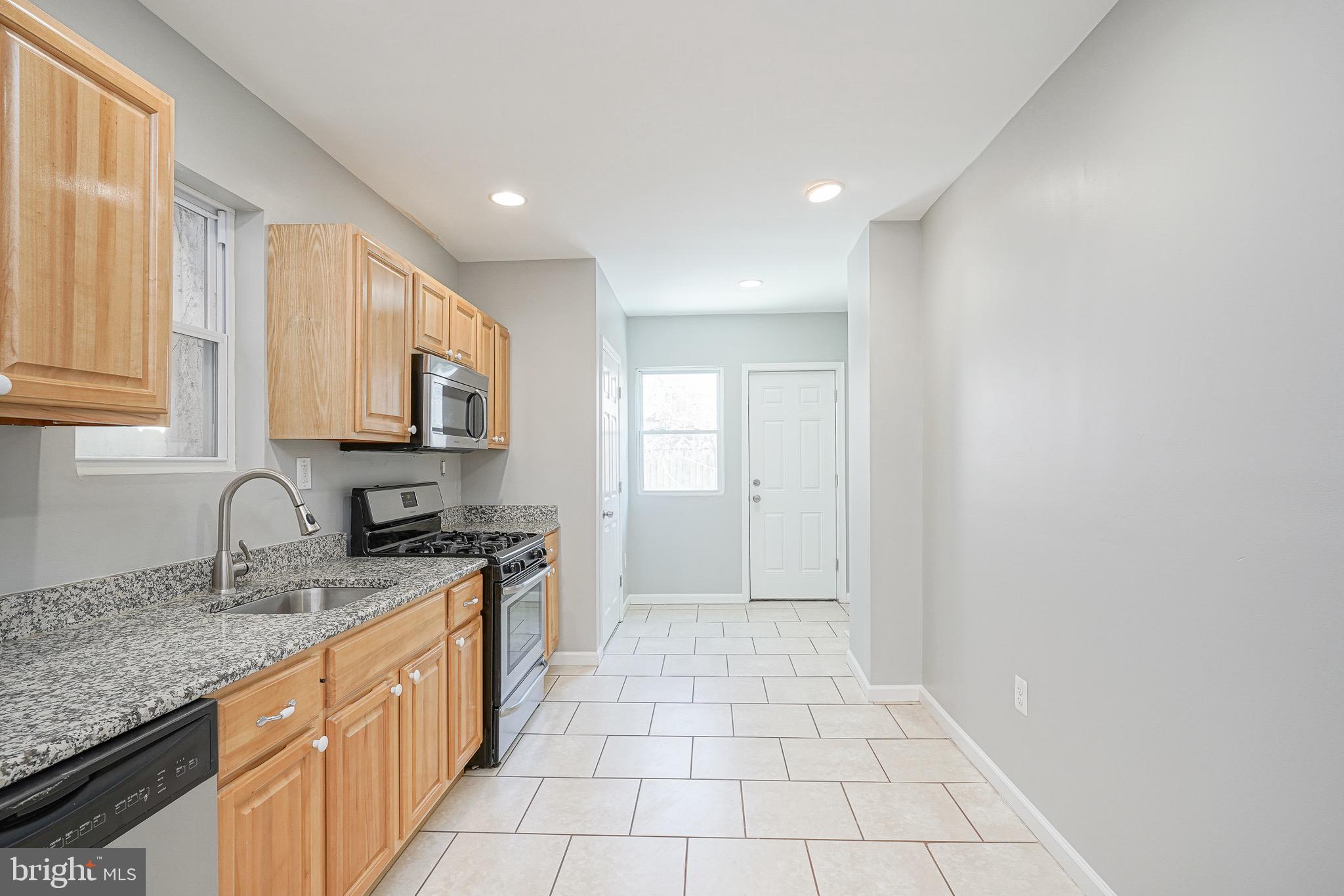 POINT BREEZE - Residential