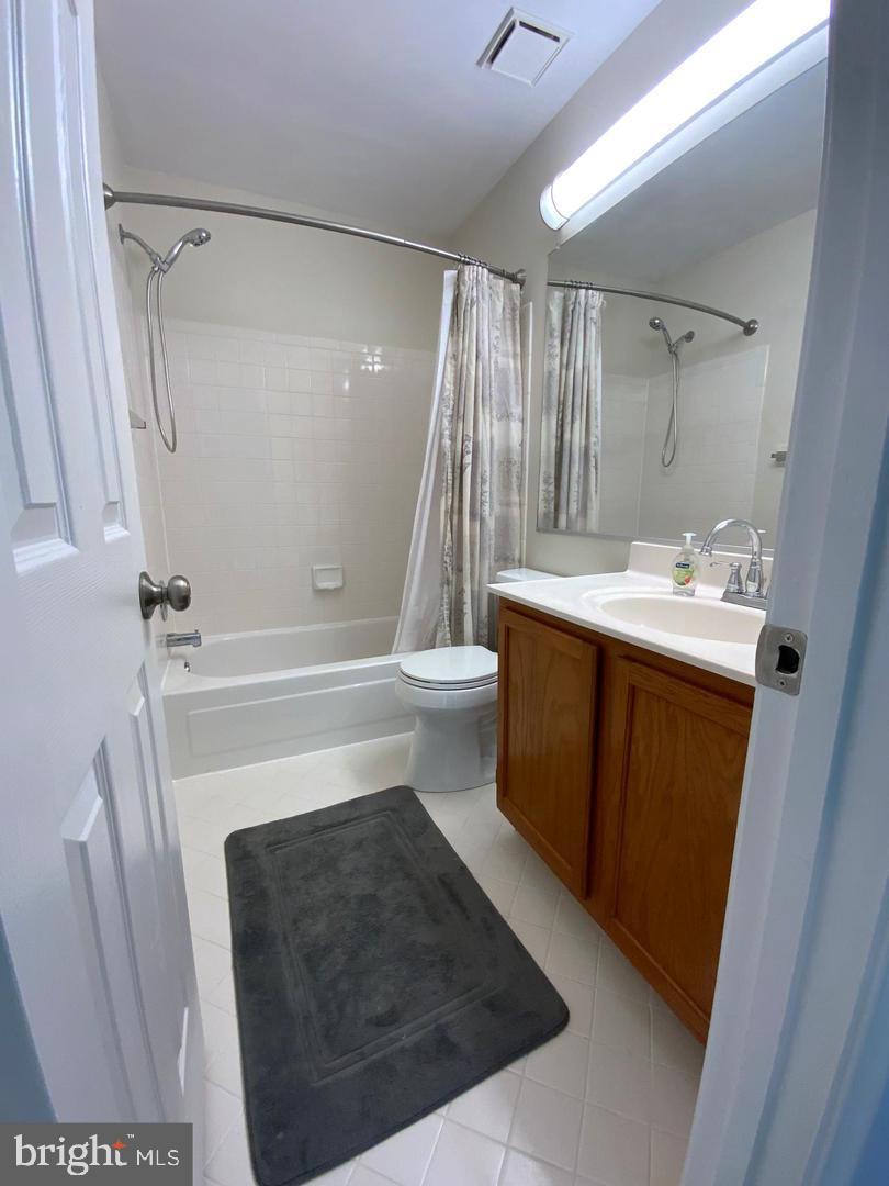 VILL AT MANCHESTER FARMS - Residential Lease